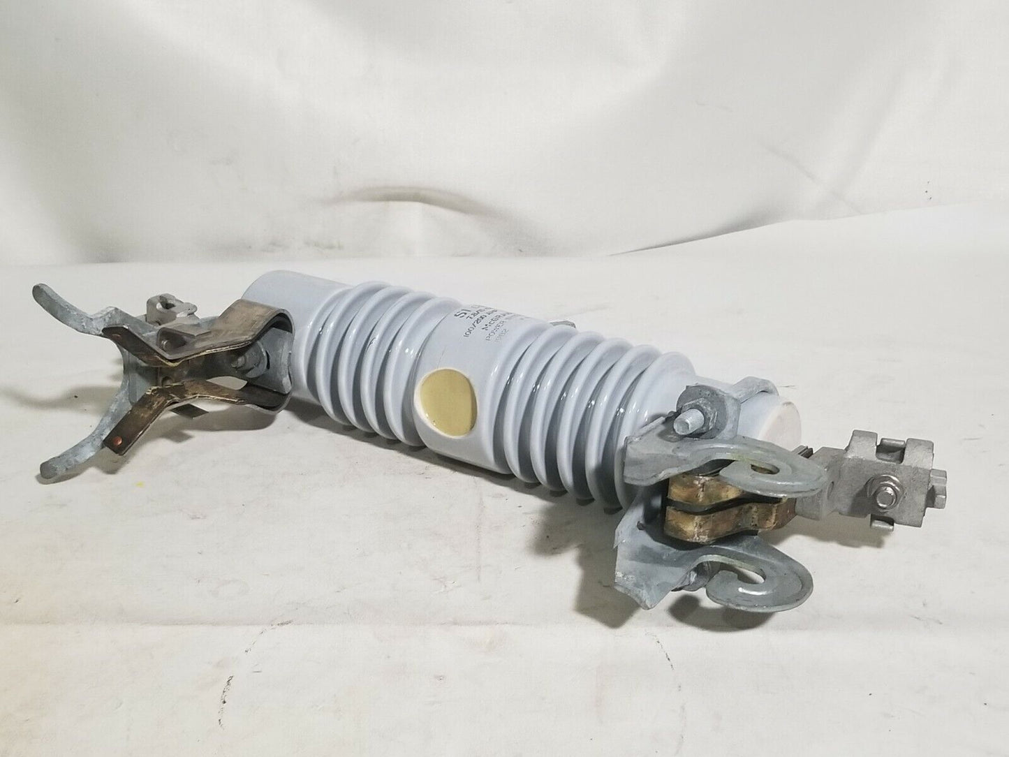 McGraw-Edison S1 Cutout 7.8/15kV GRD. Y 100/200A 95KV B.I.I. - Free Shipping