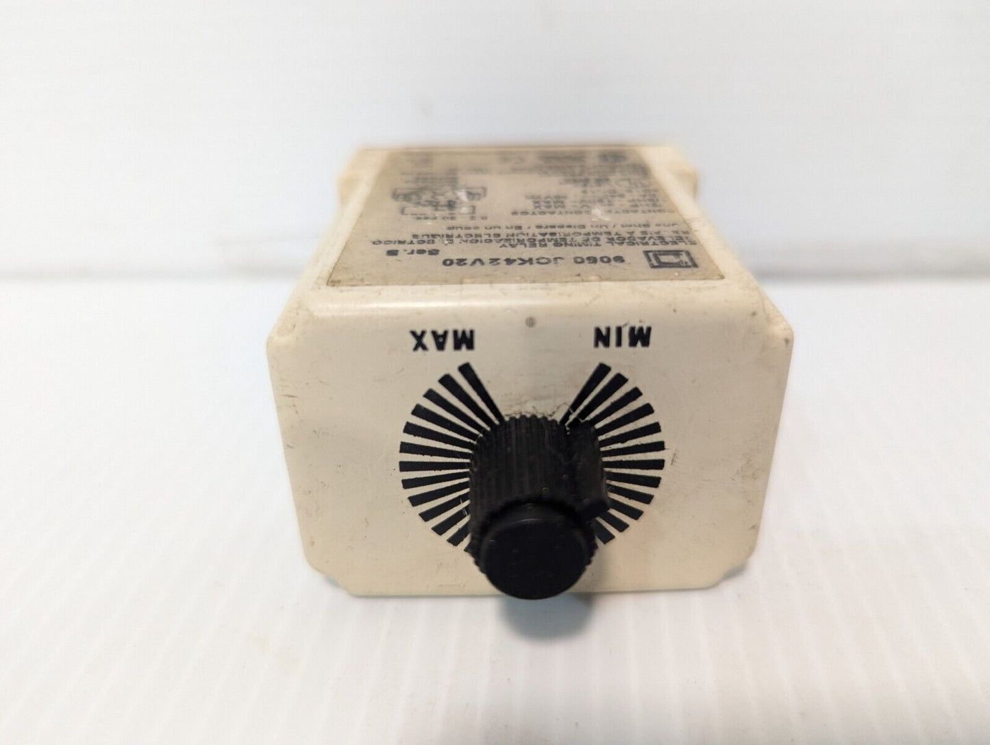 Square D 9050 JCK42V20 electrical timing relay, 1/2HP 240VAC max; 1/3HP 120VDC