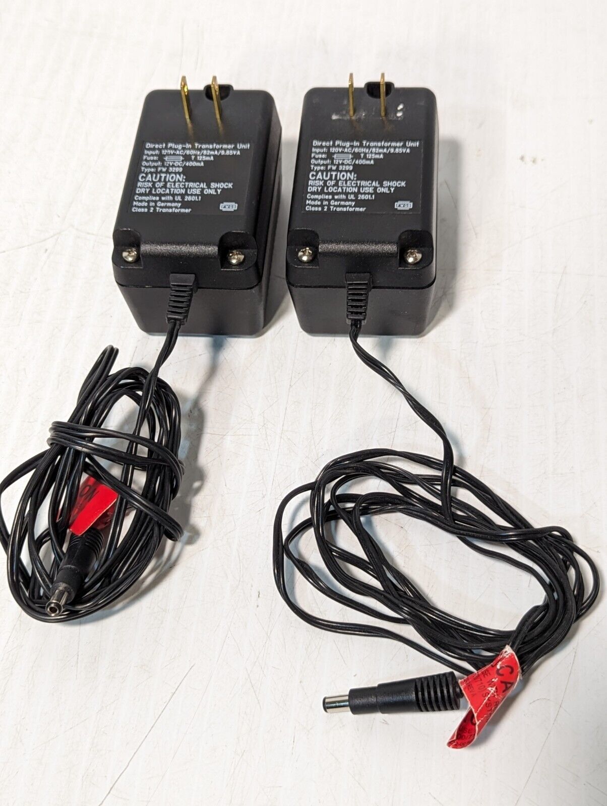Lot of 2 Puritan Bennett P-495208-00 power adapters, 12VDC@400mA out