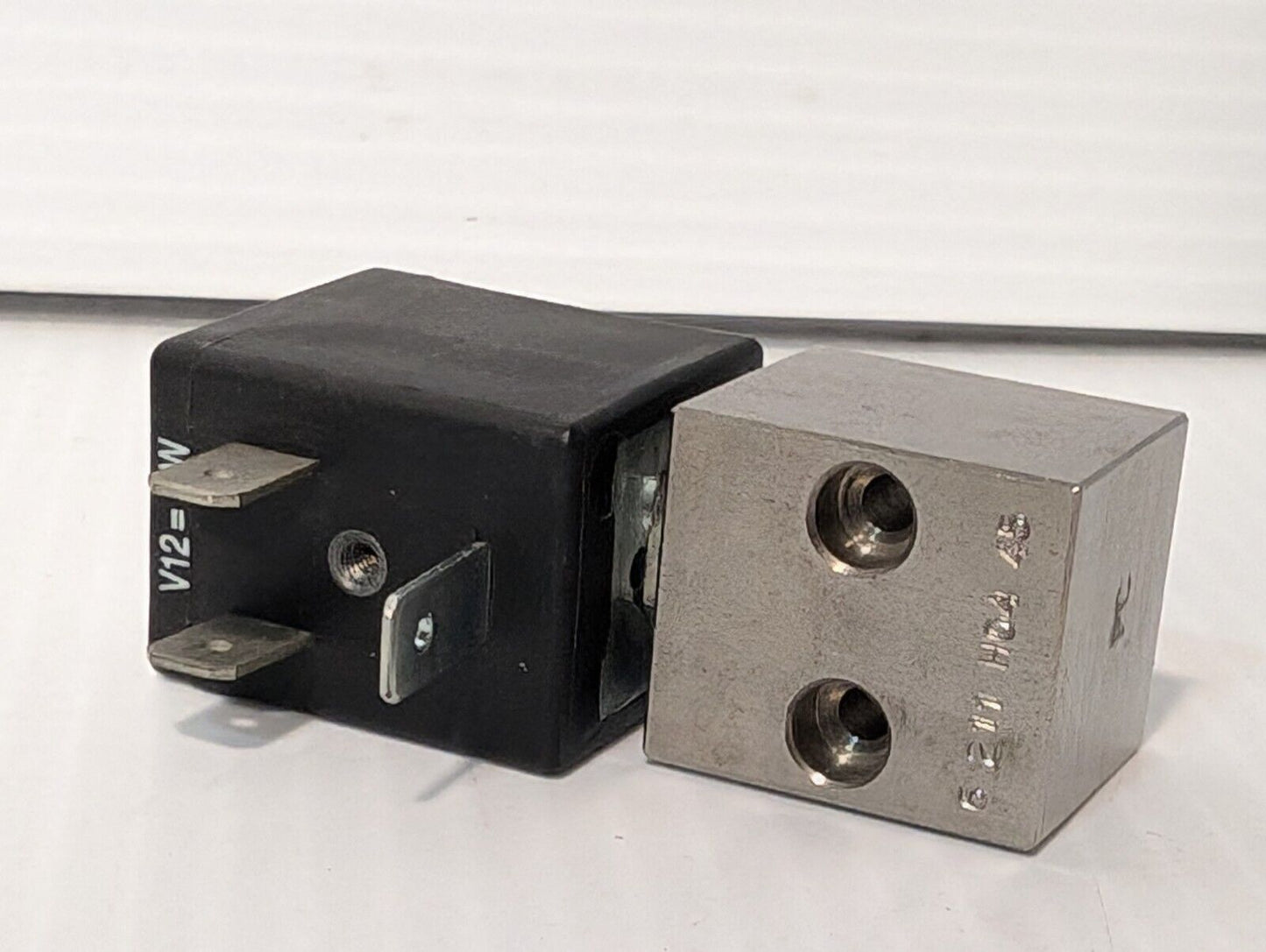 06 211 H04 45 Solenoid Coil Valve, 12V=5W - Free Shipping