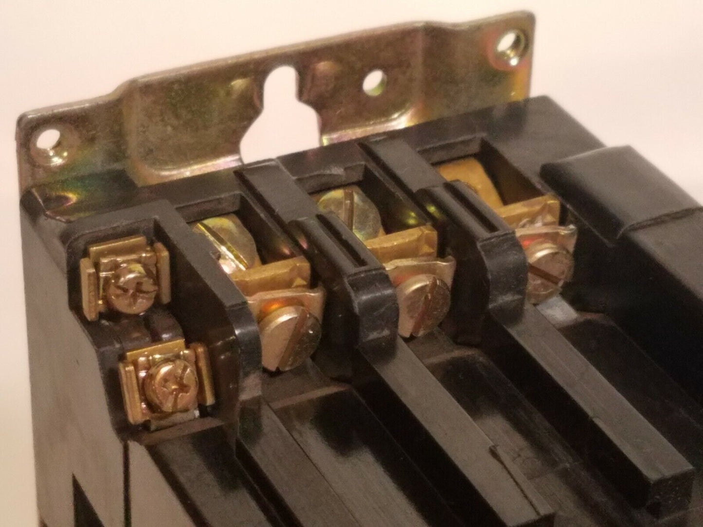 Square D 8536SC03V02S, size 1 motor starter, w/ 110/120VAC coil