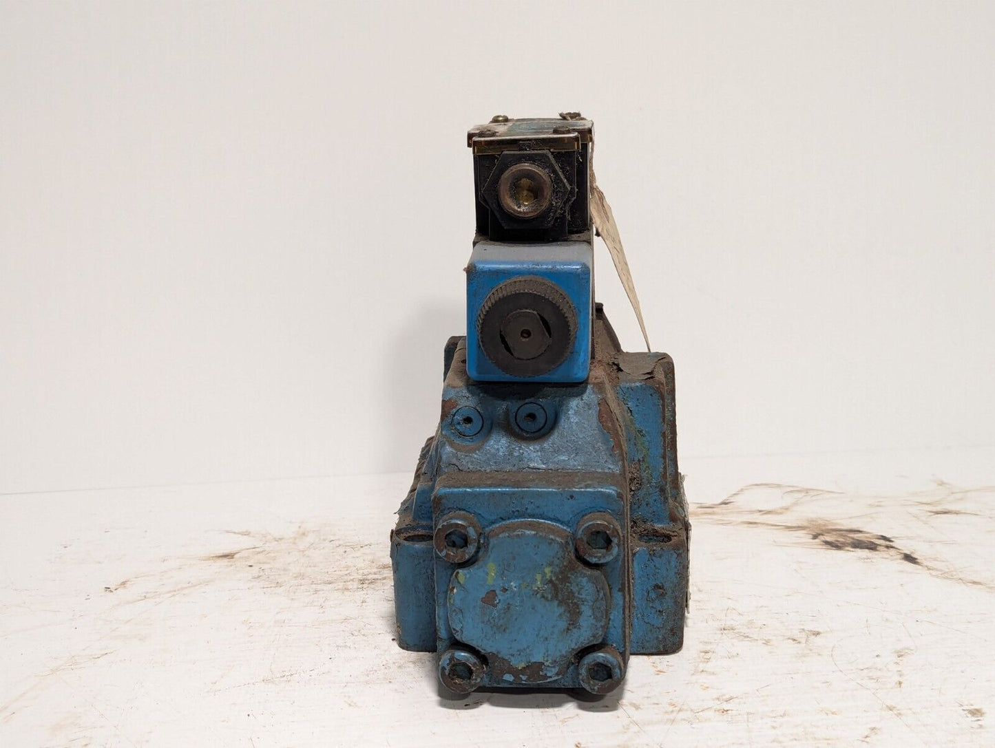 Vickers DG5S8-6C-M-B-20 Directional Control Valve
