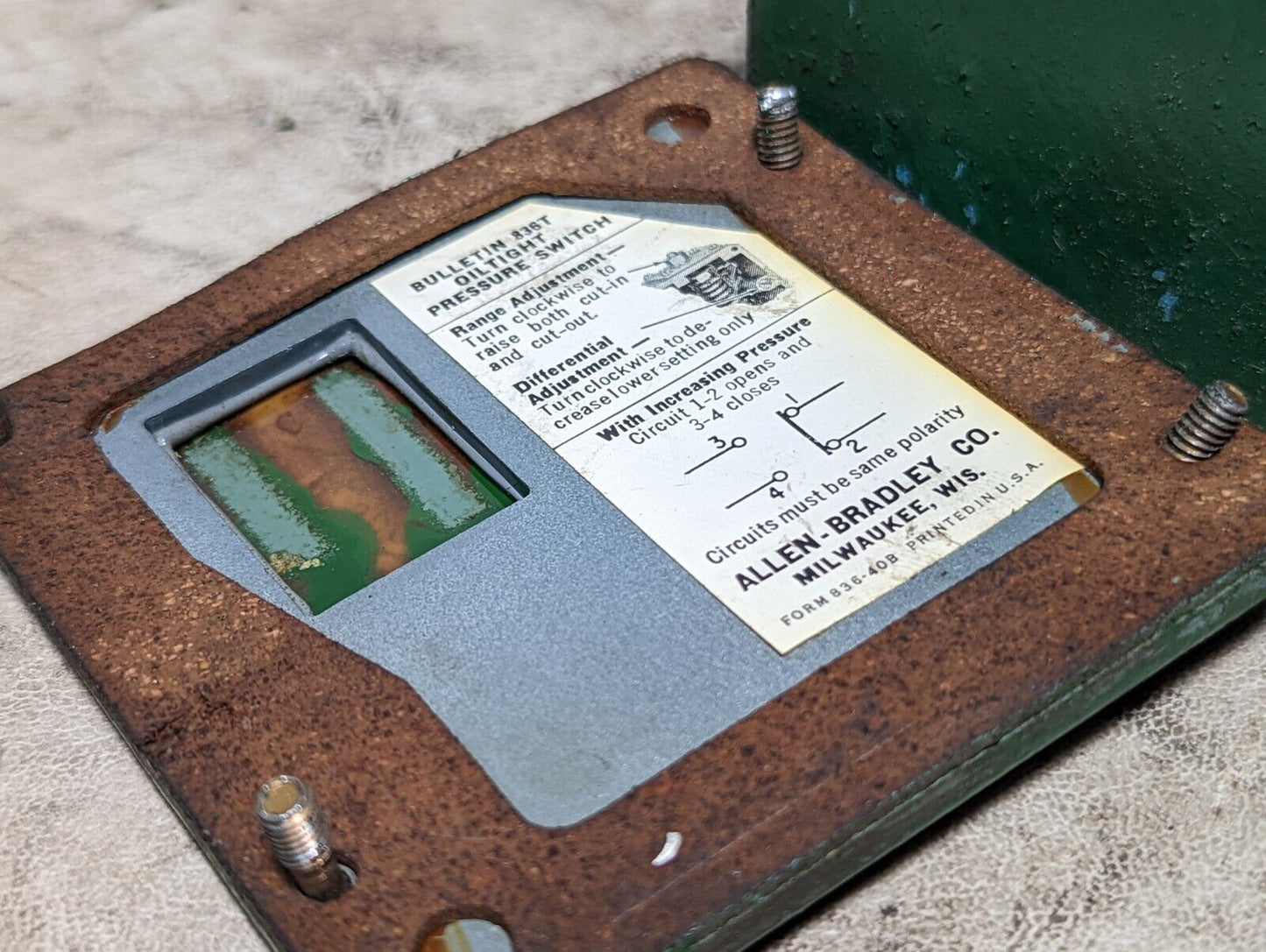Allen-Bradley 836T oiltight pressure switch
