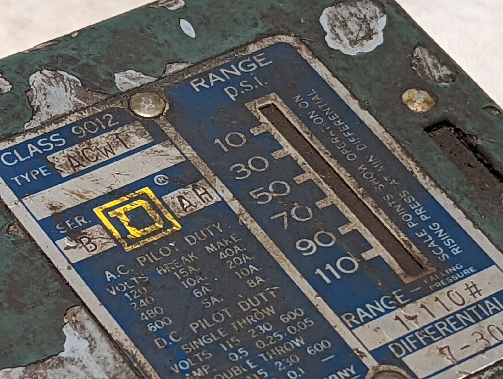 Square D 9012-ACW1 pressure switch, range 1-110psi, differential 7-30psi