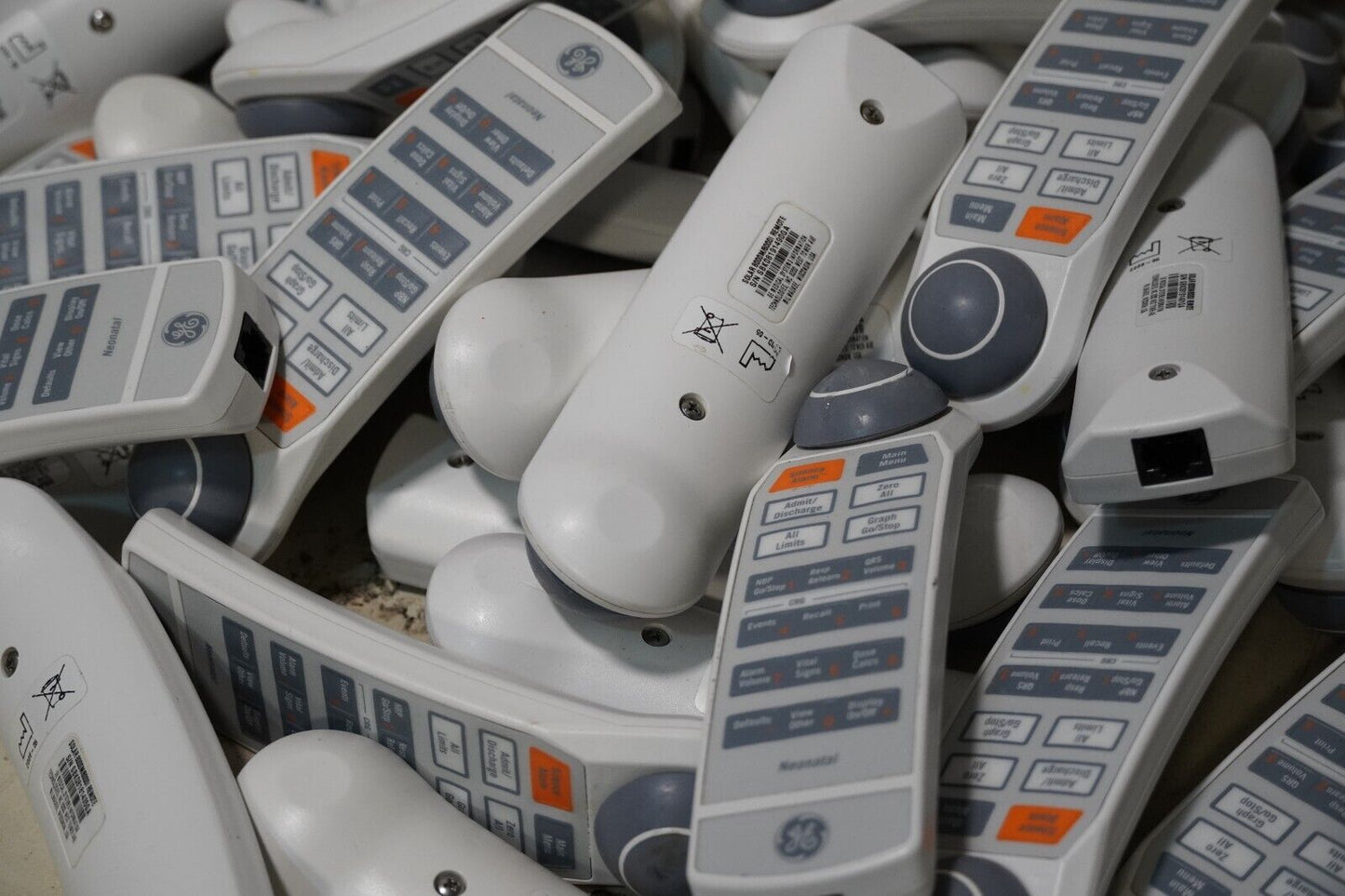 Lot of 48 GE SOLAR 8000M/8000I remote controls/keypads