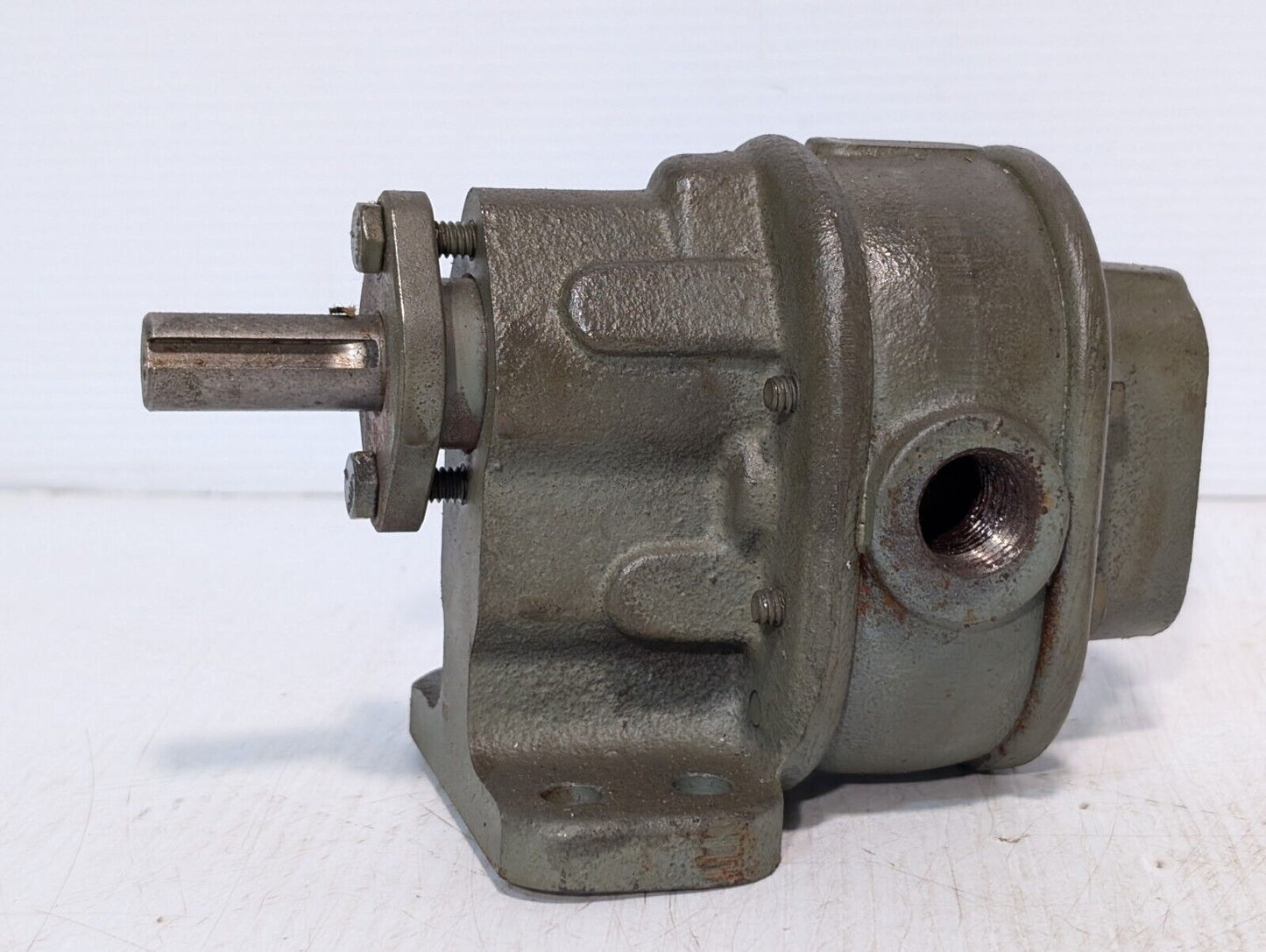 Brown & Sharpe No. 2 BSM Gear Pump, Bi-Directional, Pedestal Mount -Free Ship