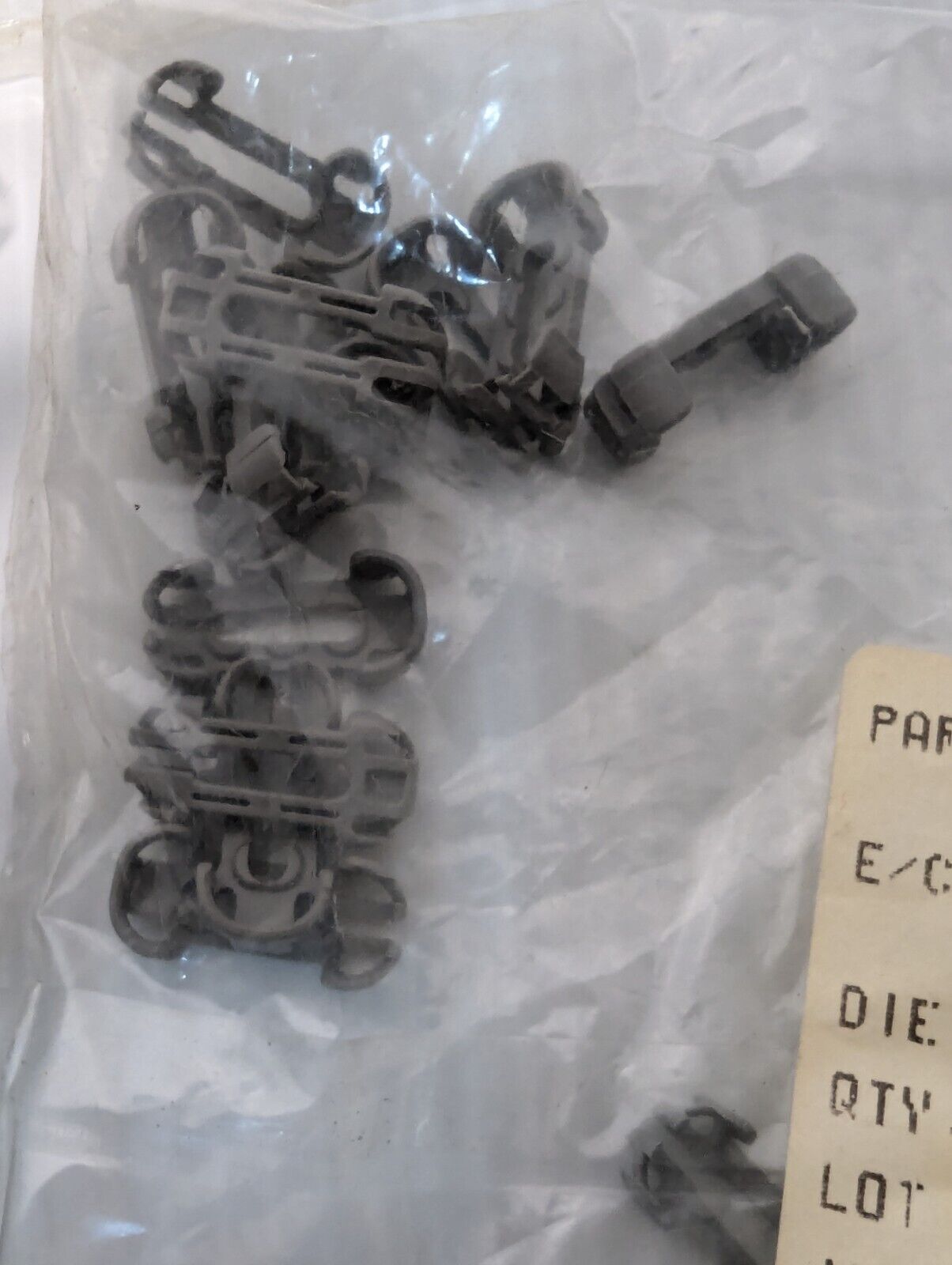 (100-Pack) Yazaki 7157-6827-10 Rear Space Holders Automotive Connector-Free Ship
