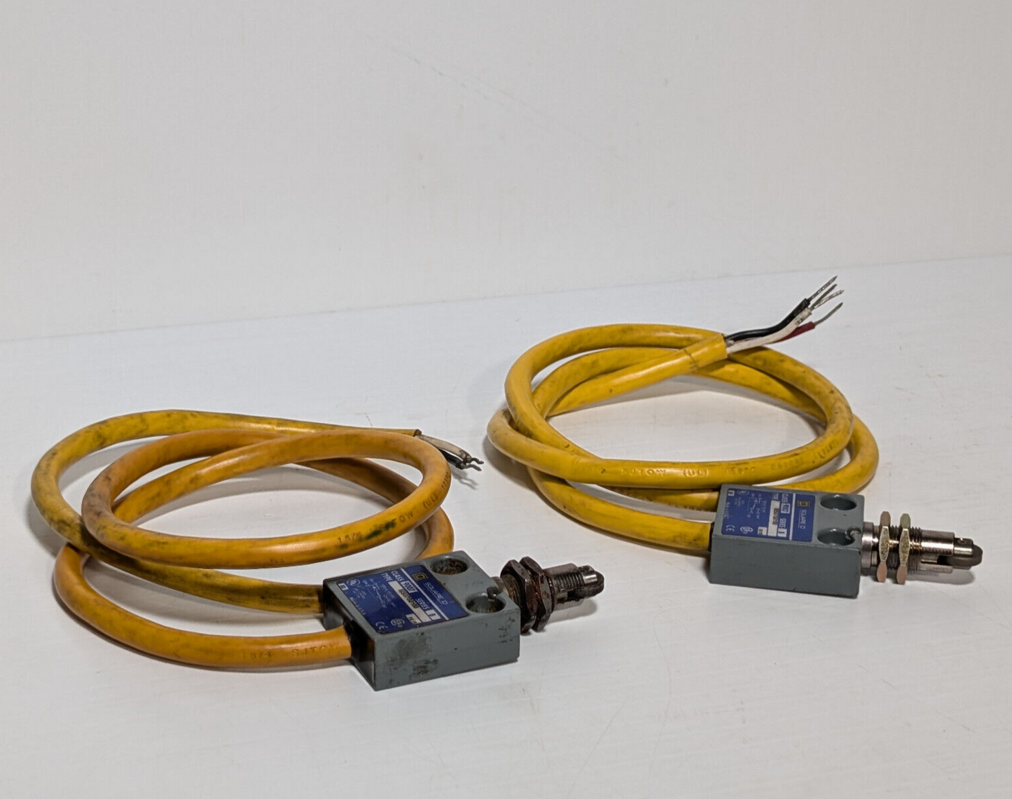 Square D MS07G0100 Class 9007, Ser B Limit Switch, Sensor, Plunger, Roller, SPDT