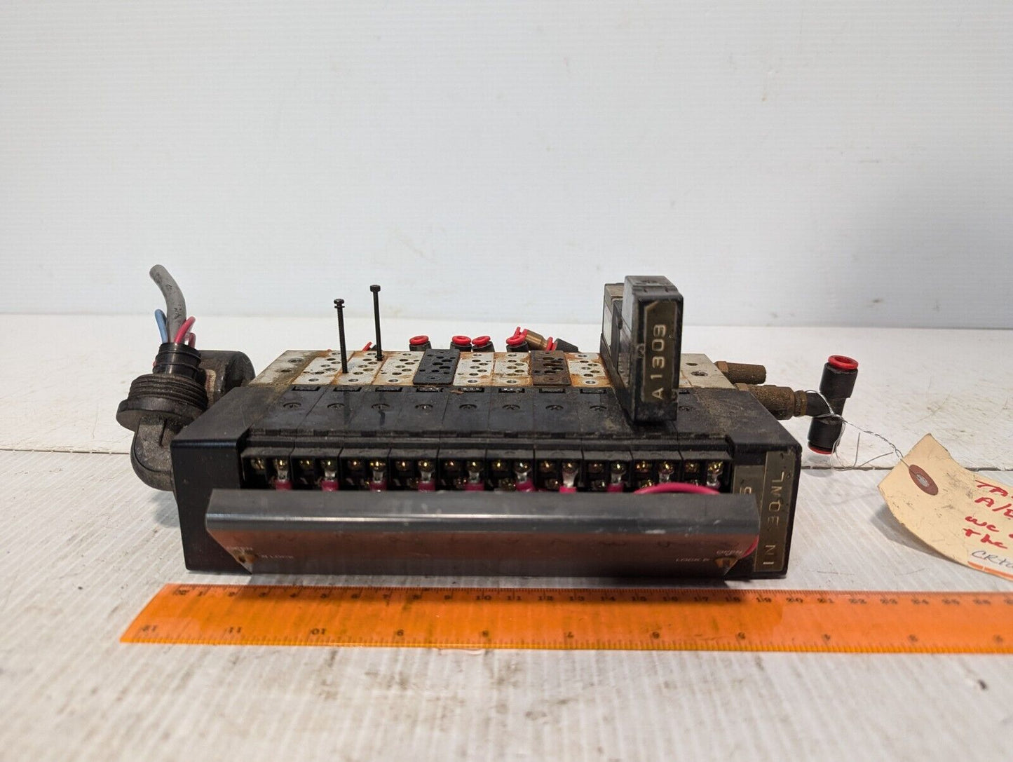 Taiyo Manifold Bank with 1 Taiyo USR530-RT8  Solenoid Valve - Free Shipping