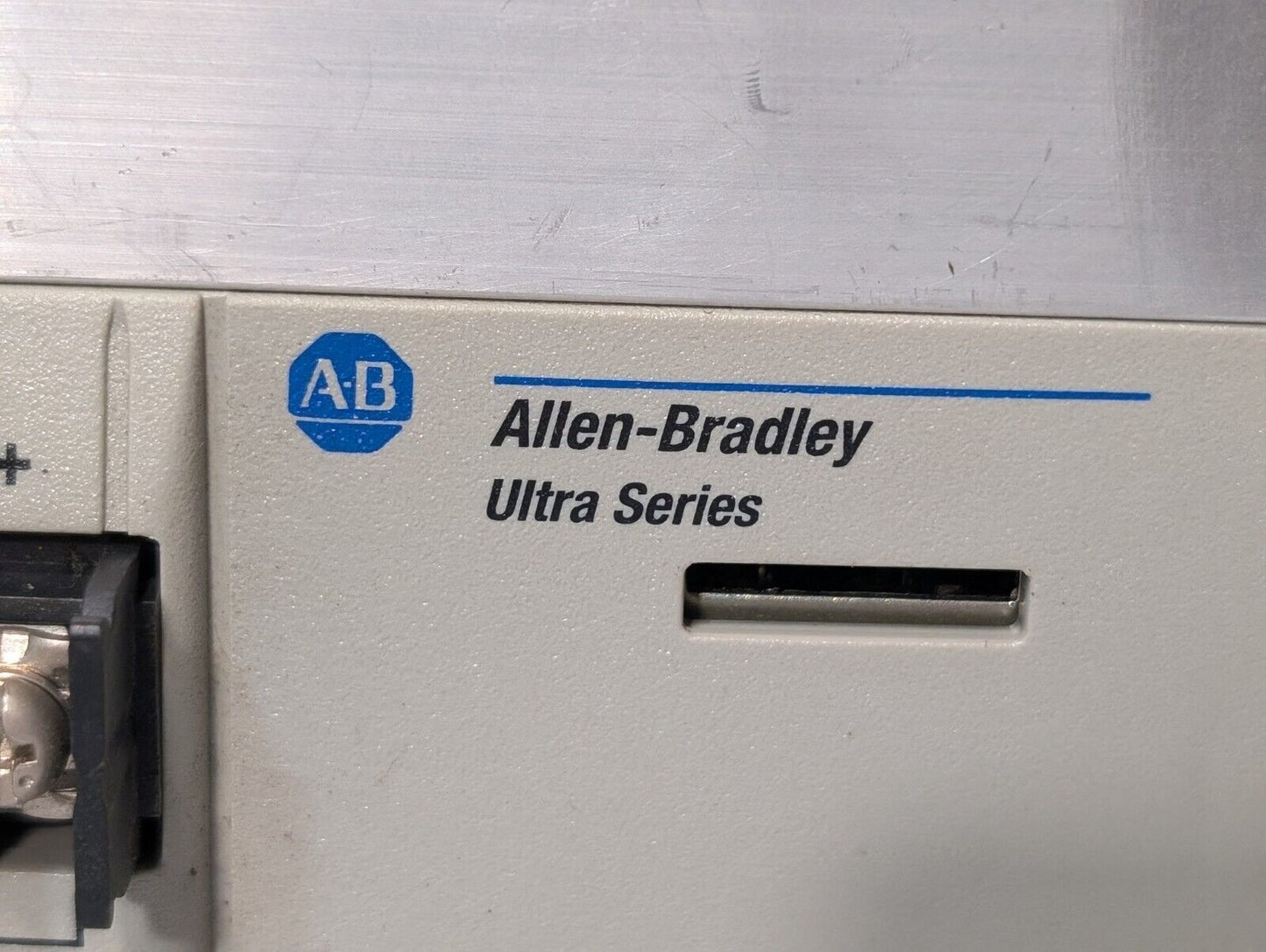 *Allen Bradley 1398-DDM-019 Servo Drive 100-240VAC 18 Amps RMS*