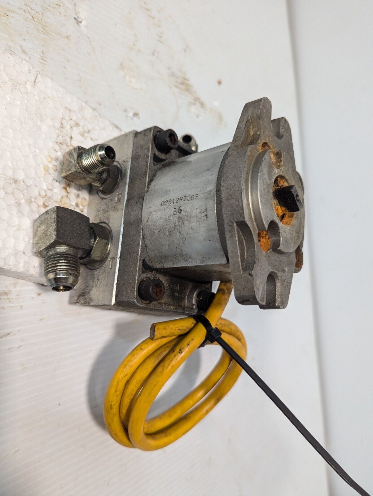 Vestil 02812P7063 B6 Hydraulic Motor F56Y FRAM - Free Shipping