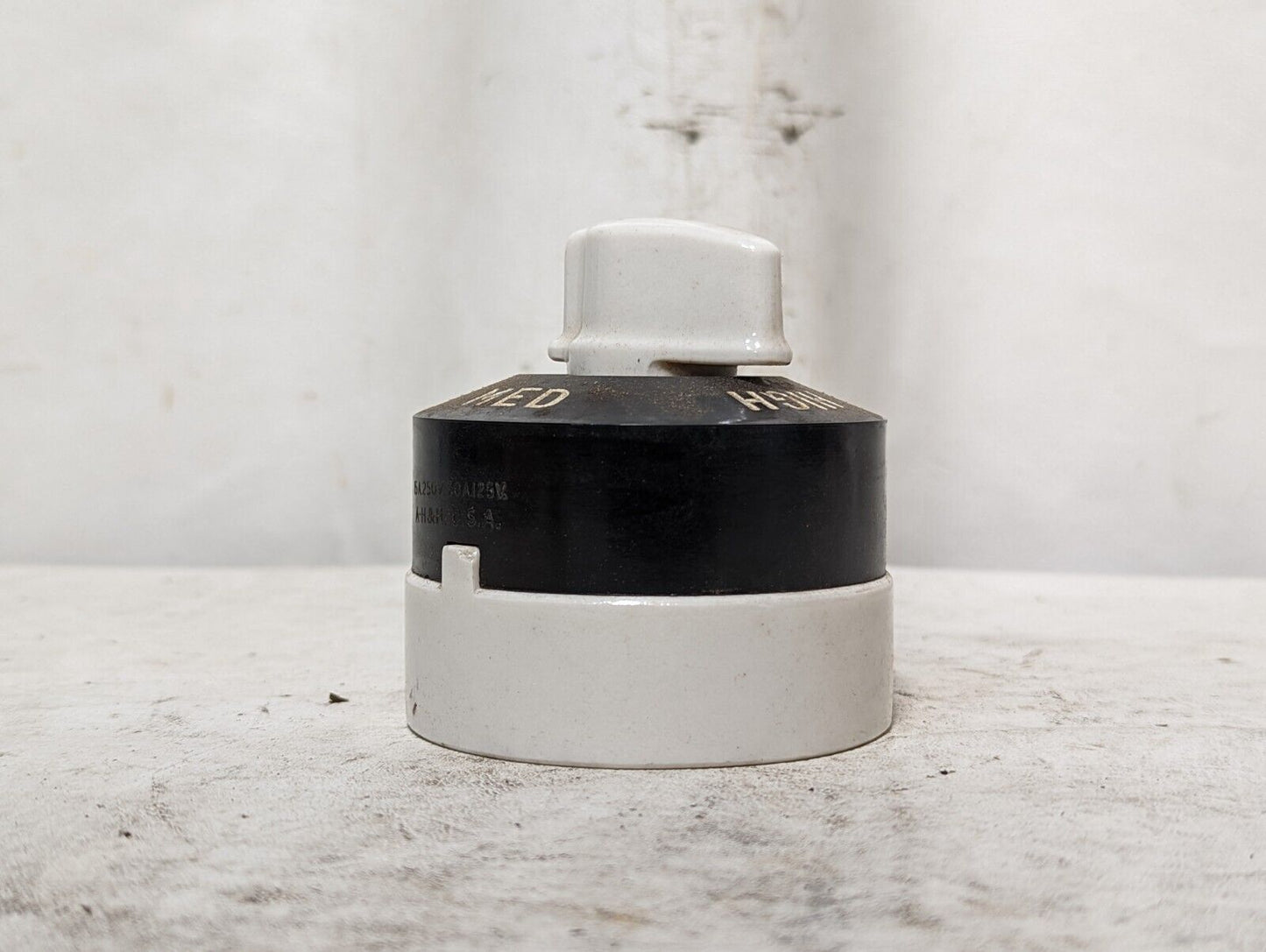 Vintage ceramic OFF-HIGH-MED-LOW switch, black and white