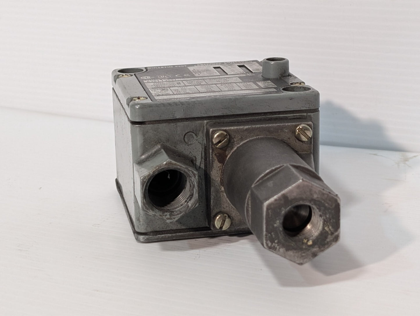 Allen Bradley 836T-T352J Pressure Control 836TT352J Ser A