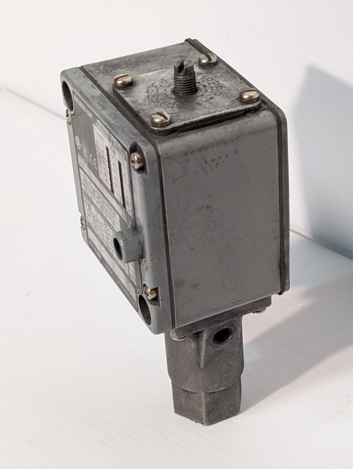 Allen Bradley 836T-T352J Pressure Control 836TT352J Ser A
