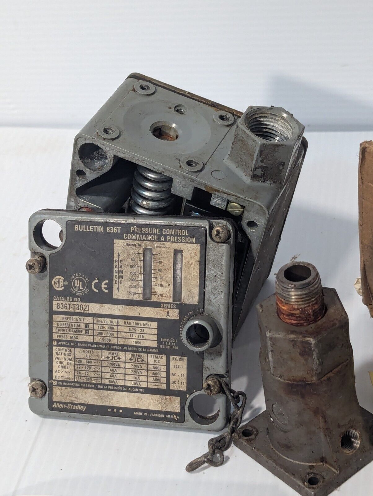 Allen Bradley 836T-T302J Pressure Control Switch, 3/8in, 200-3000psi 120-600vac