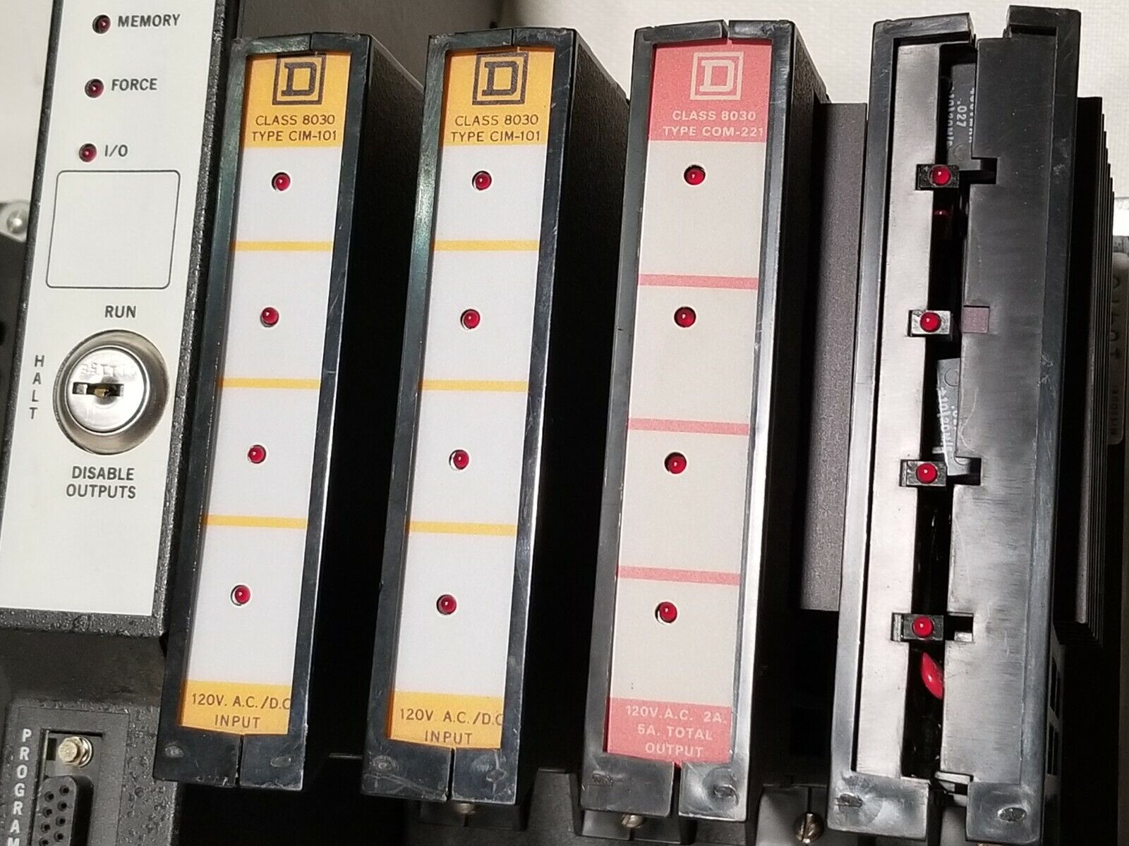 Square D SY/MAX 8020-SCP-311 model 300 processor with power supply and modules