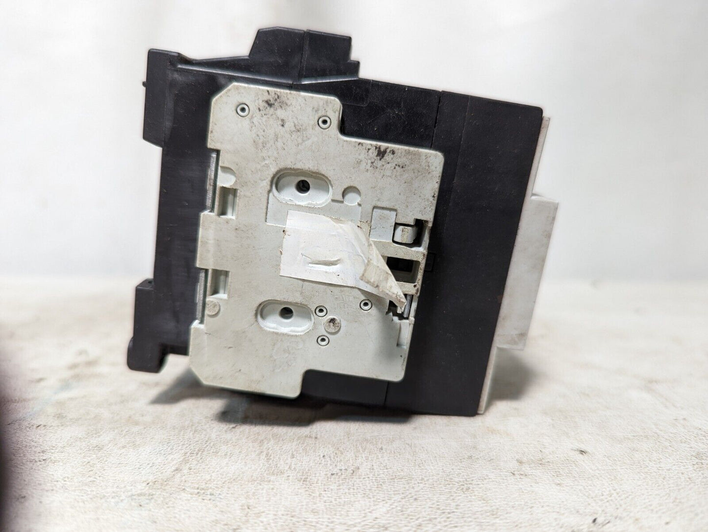 Siemens 3TF44 motor starter, 3TF4422-0A, 115-690VAC, 31HP max
