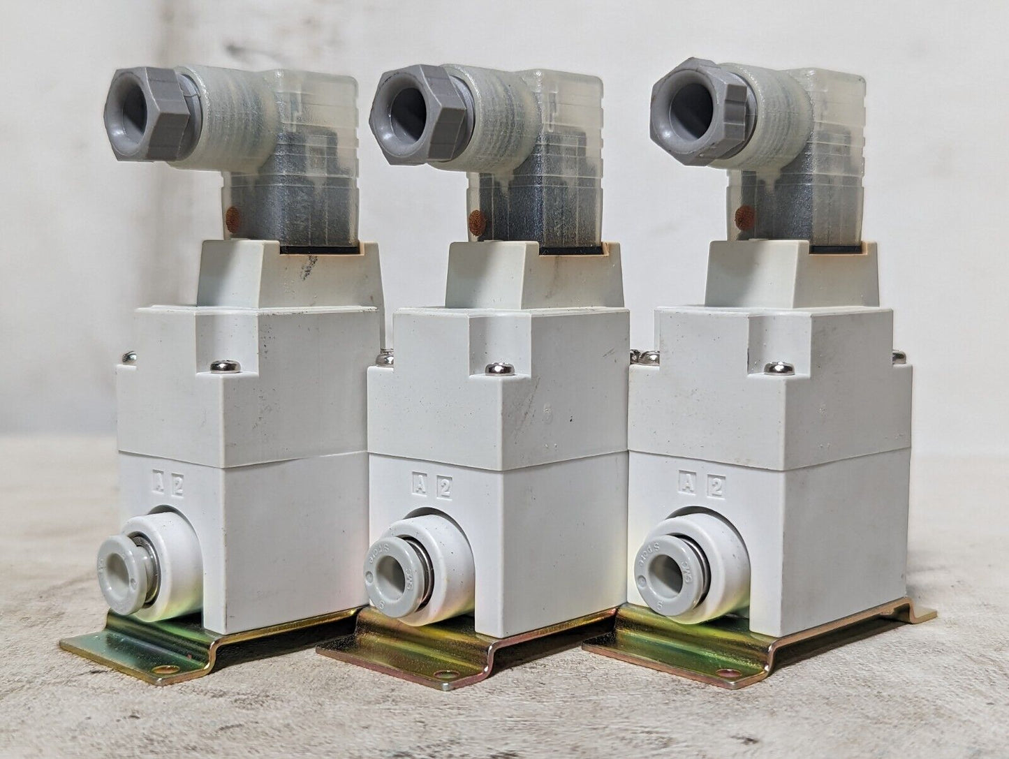 SMC VQ21A1-5YZ-C6-F solenoid valve, air/inert gas, 0.01-0.6MPa