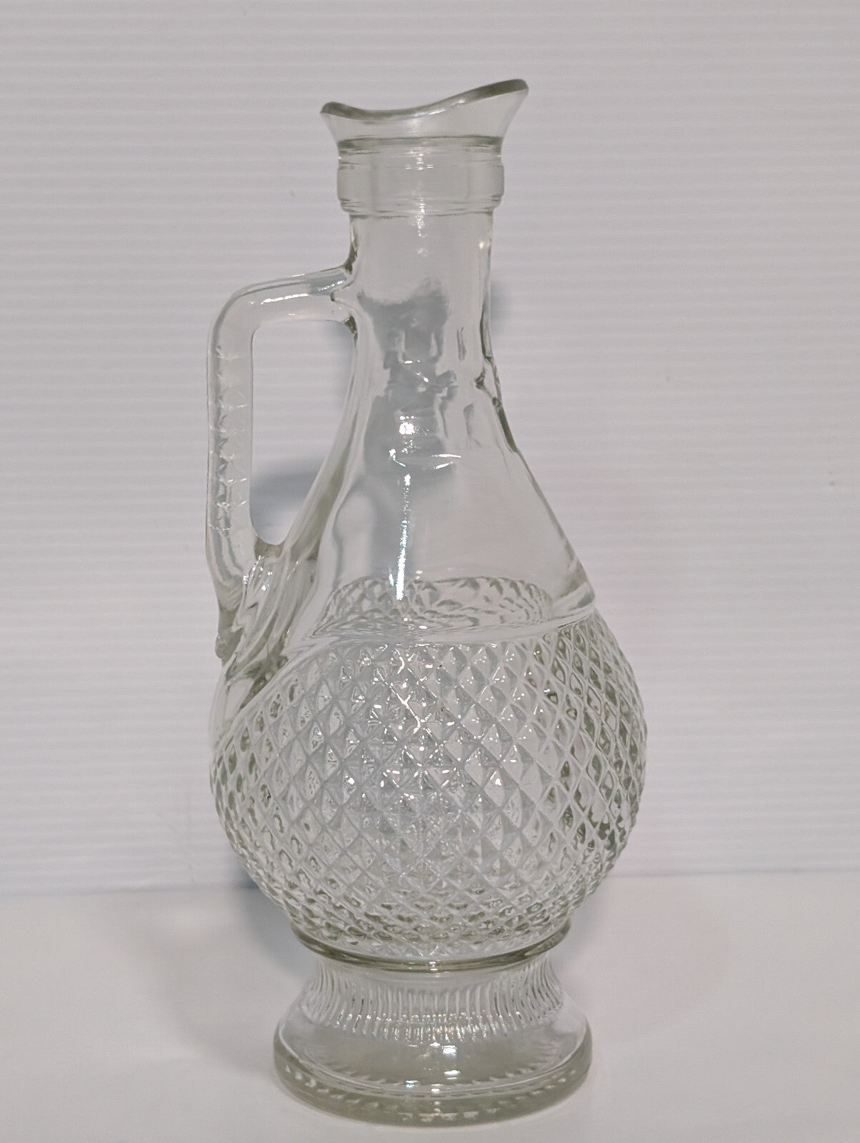 Vintage Mogen David 1976 Crystal Clear Glass Wine Decanter Vase Diamond Design