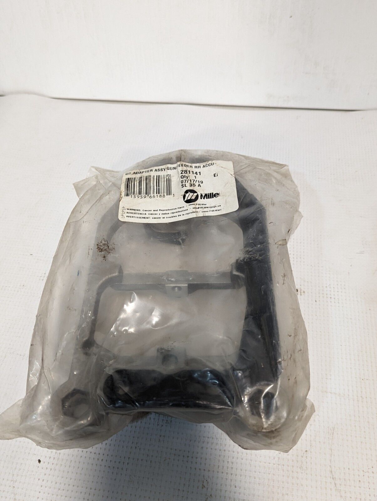 Miller 281141 Kit Adapter Assy Gun/Feeder Rh Accu-Mate - Free Shipping