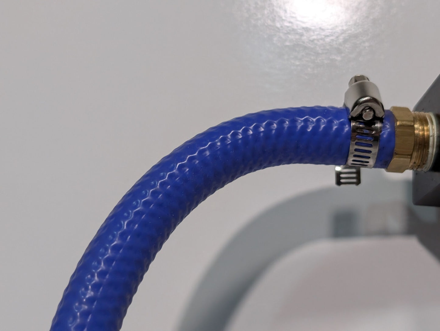 Water Purifier Assembly: 3 Dynalene IC-093-06 w/ Polyconn PCM20-250-03B Manifold