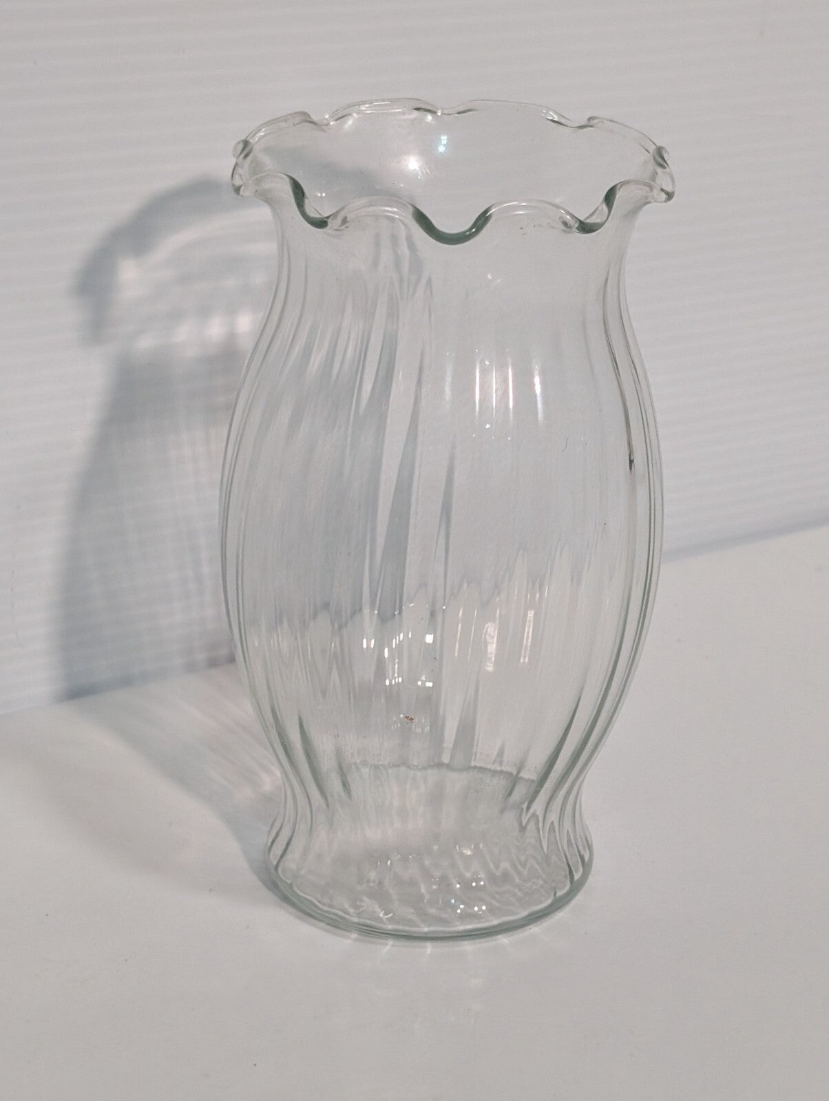 Vintage Ruffled, Ribbed, Fluted Beehive Glass Flower Vase 6.5" Tall