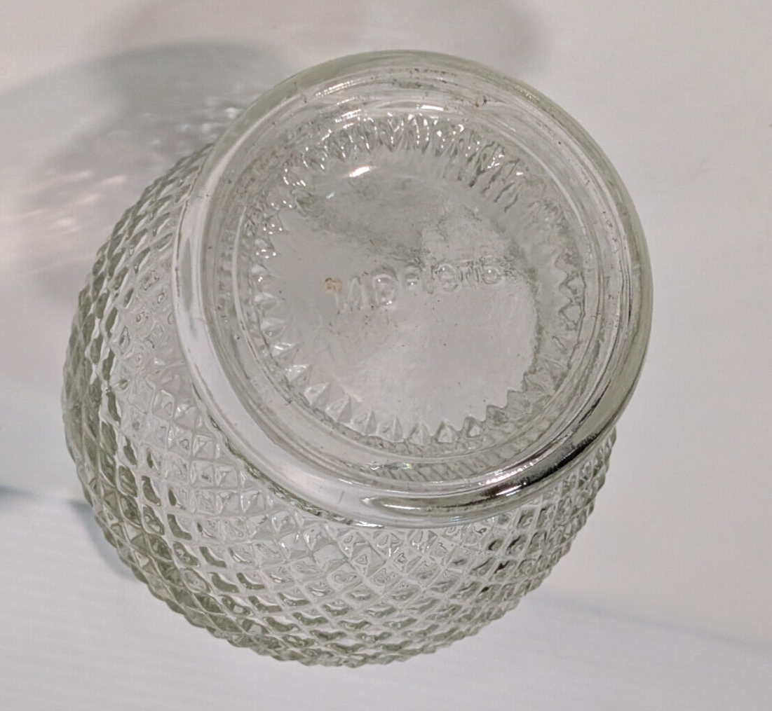 Vintage Mogen David 1976 Crystal Clear Glass Wine Decanter Vase Diamond Design