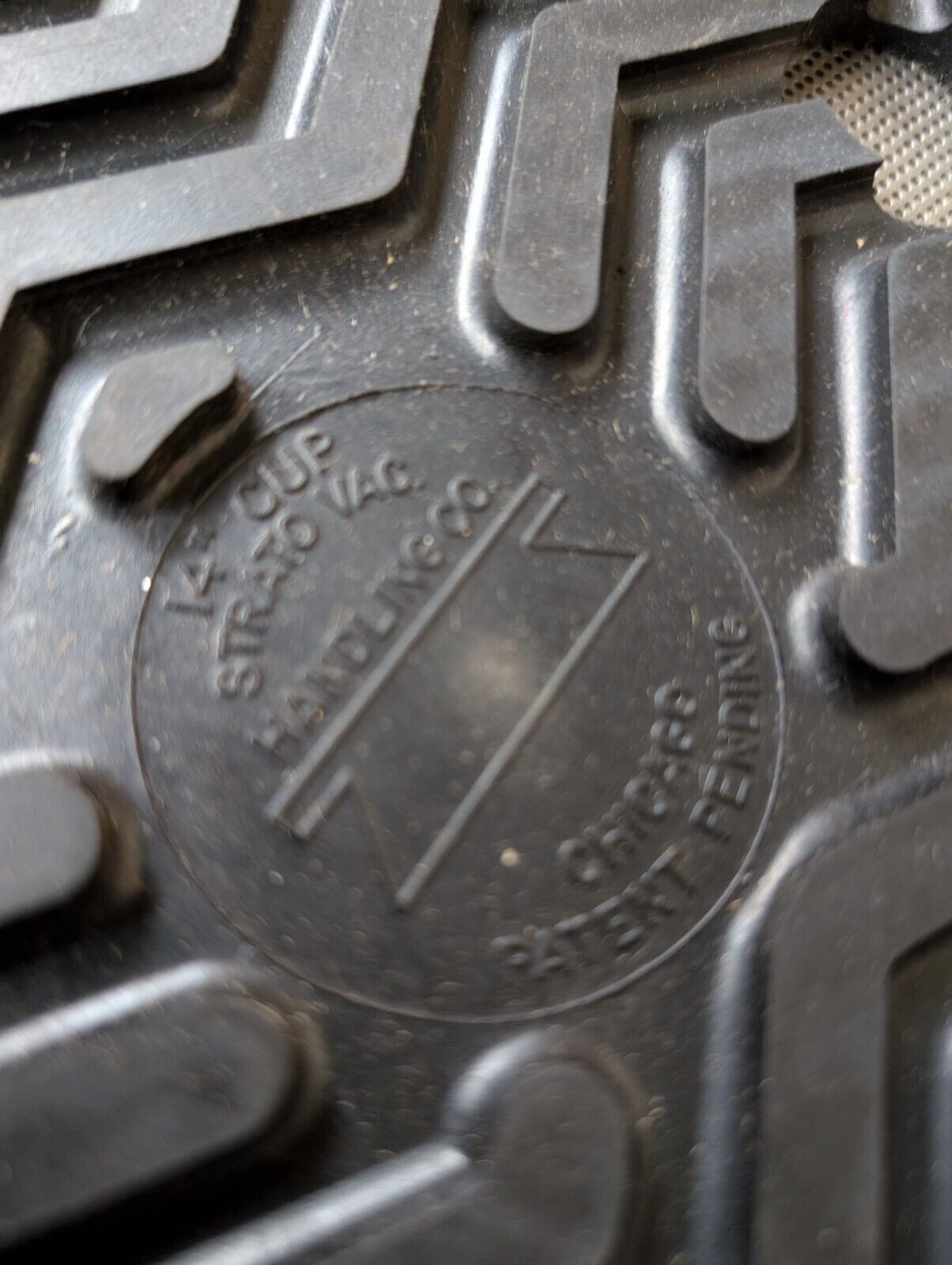 Strato Vac Handling 14 inch cup, 40780 neoprene black, 530 lb capacity-Free Ship