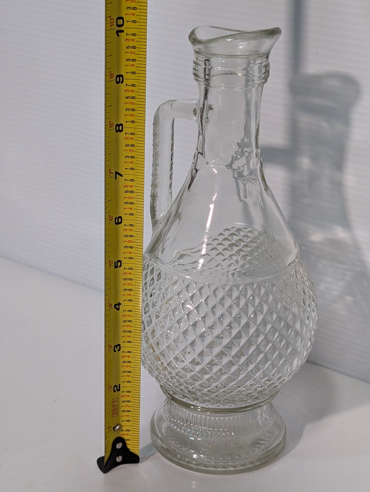 Vintage Mogen David 1976 Crystal Clear Glass Wine Decanter Vase Diamond Design