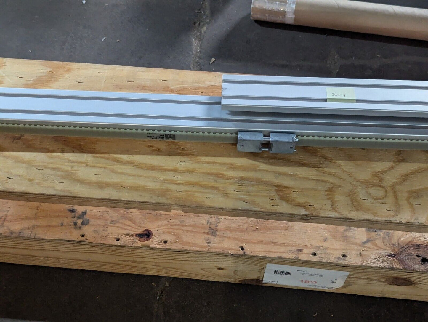 Macron 10935A01 Linear Rail Actuator 3040-12-000-5089 M. 135 VPPD Left-Free Ship