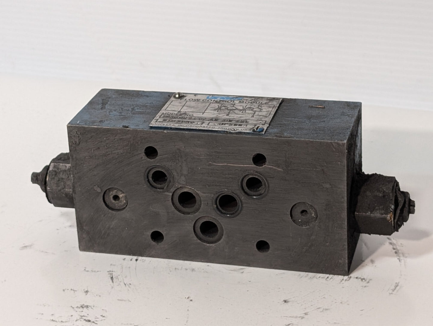 Vickers DGMFN 5 Y AW BW 20 Flow Control Valve