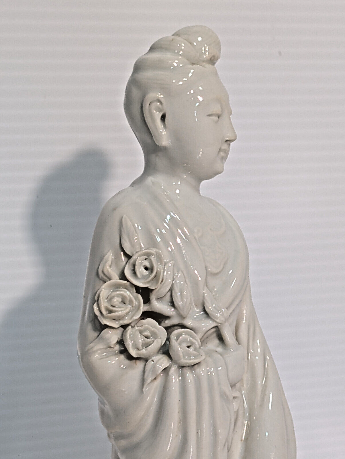 Vintage Antique Blanc De Chine White Porcelain Collectable Figurine Woman Roses