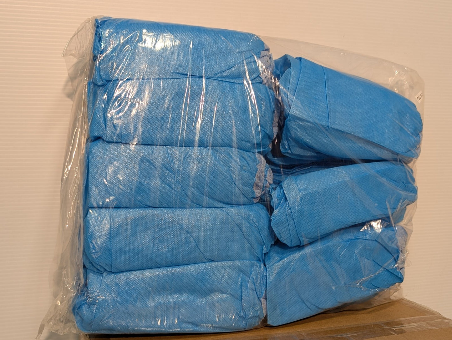 1 Box (Qty 150) Uline S-15370BLU Skid Resistant Shoe Covers, Fit Sizes 12-15