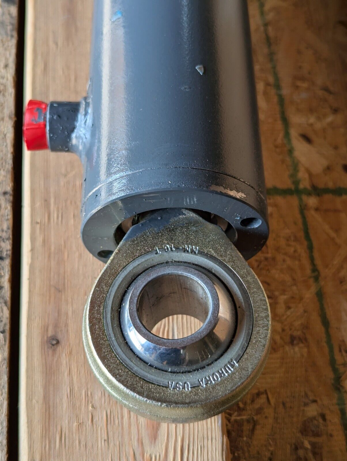 Exceptionally large cylinder with Aurora MM-16 T spherical rod end - Free Ship