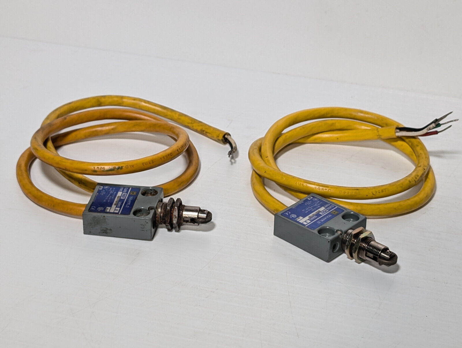 Square D MS07G0100 Class 9007, Ser B Limit Switch, Sensor, Plunger, Roller, SPDT