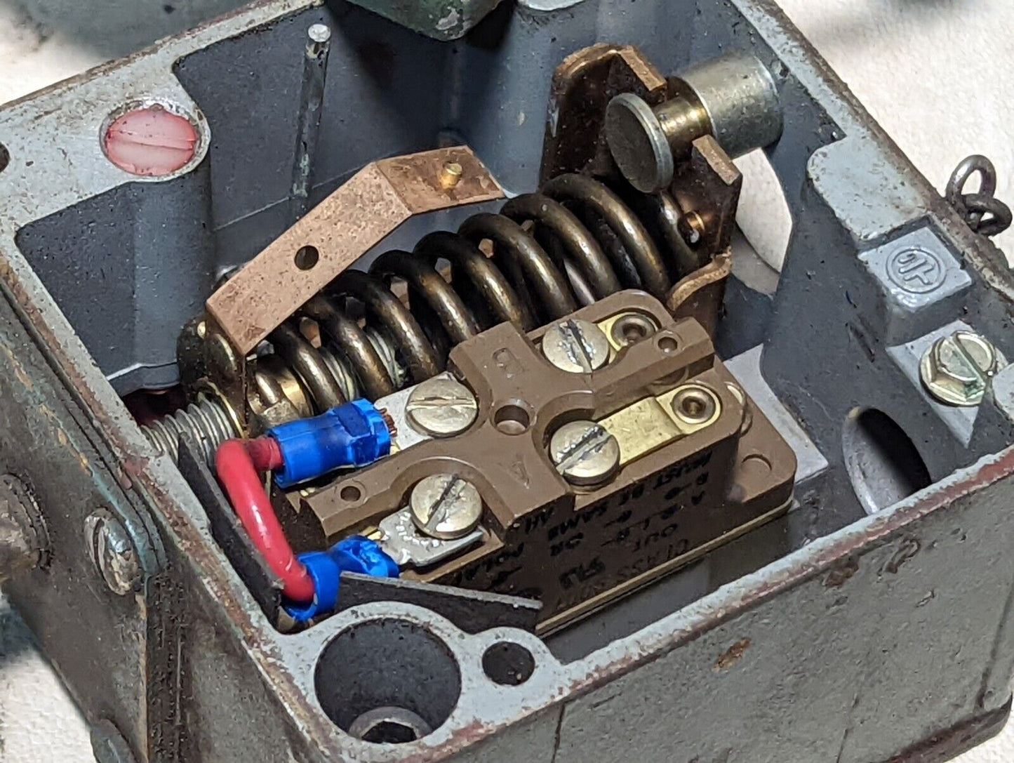 Square D 9012-ACW1 pressure switch, range 1-110psi, differential 7-30psi