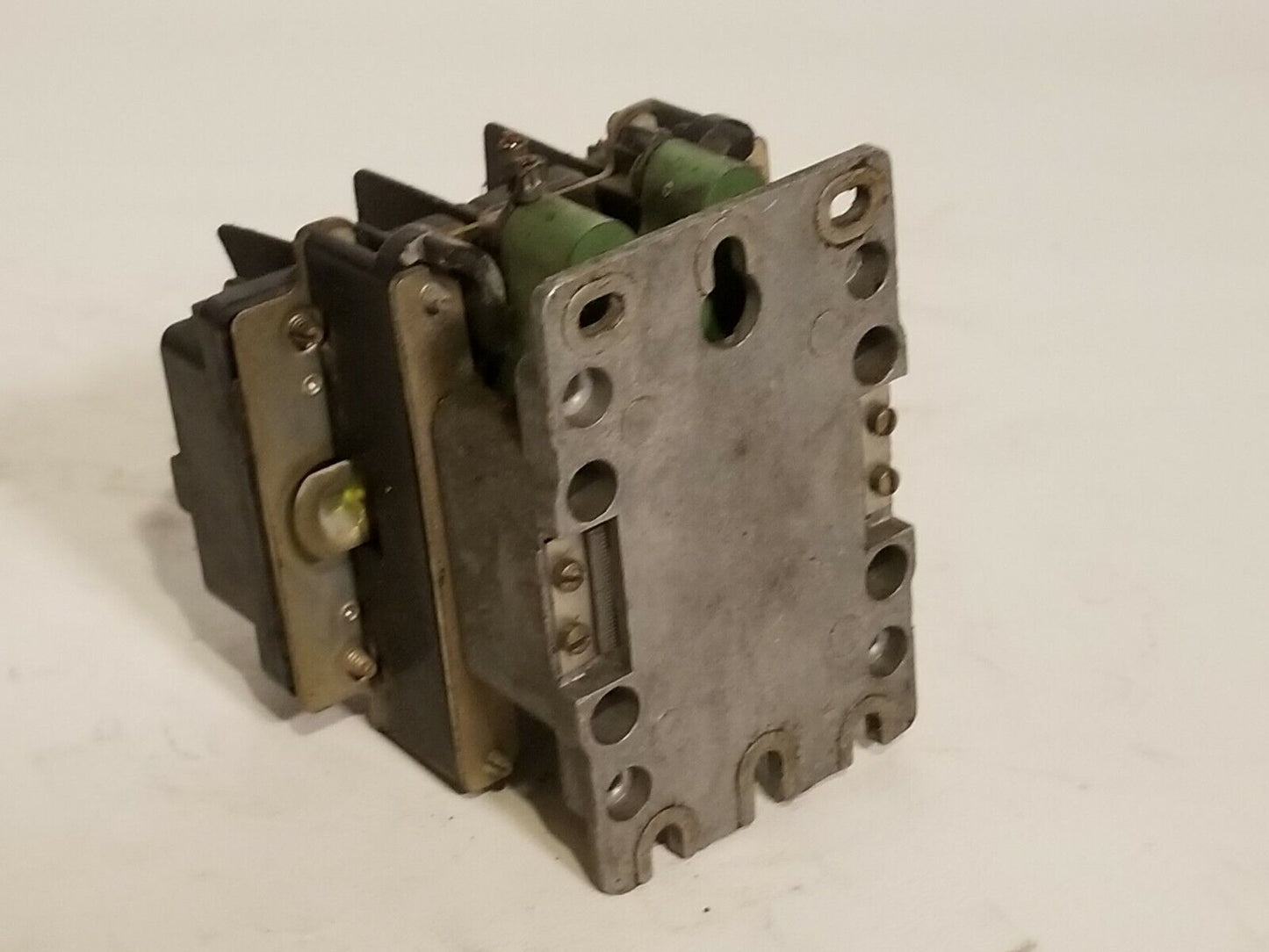 General Electric CR120L044004 Industrial Relay 55-6G 4 440V 60Cy