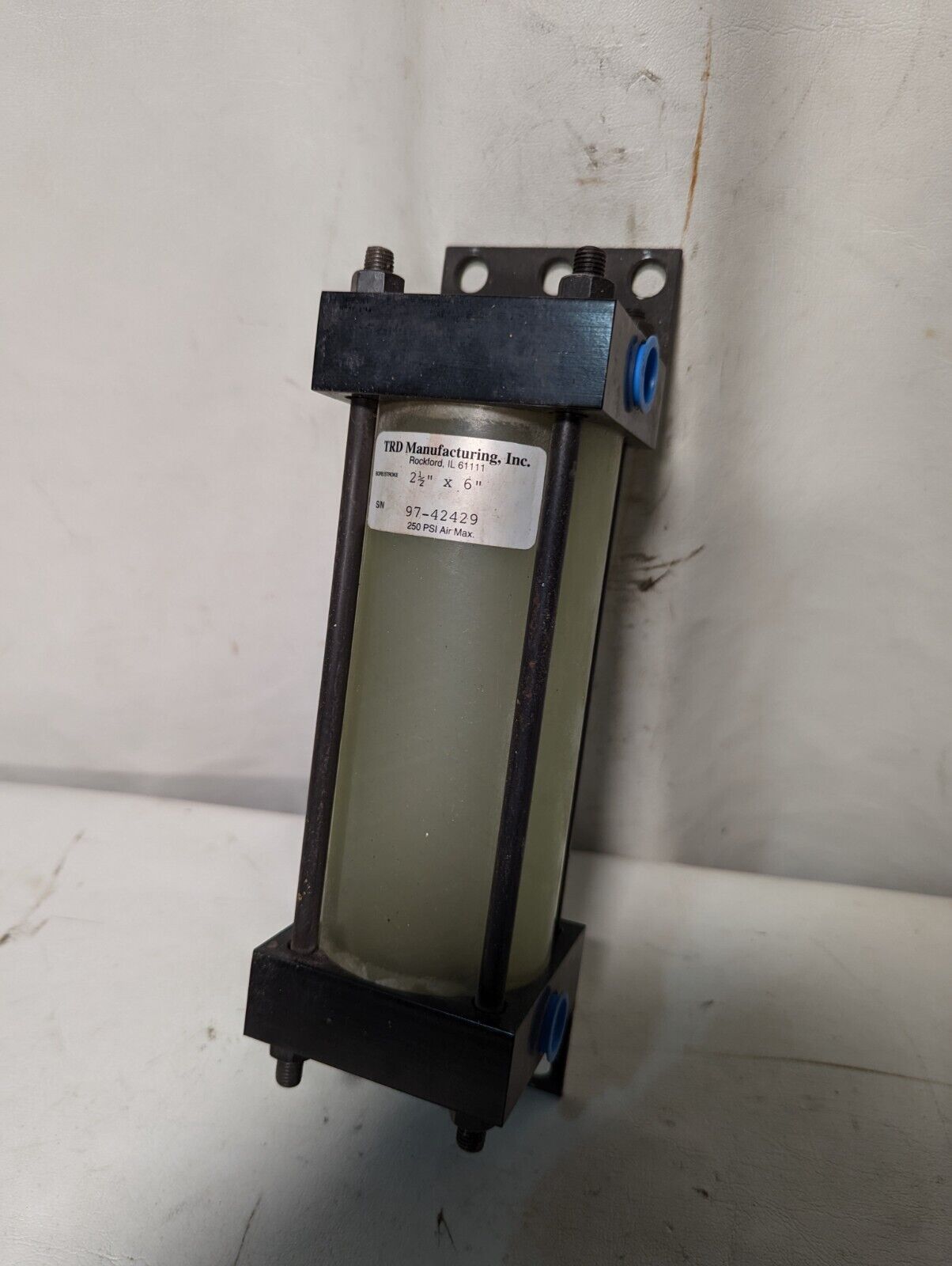 TRD Manufacturing 2.5" x 6" bore/stroke cylinder, 250PSI air max, 97-42429