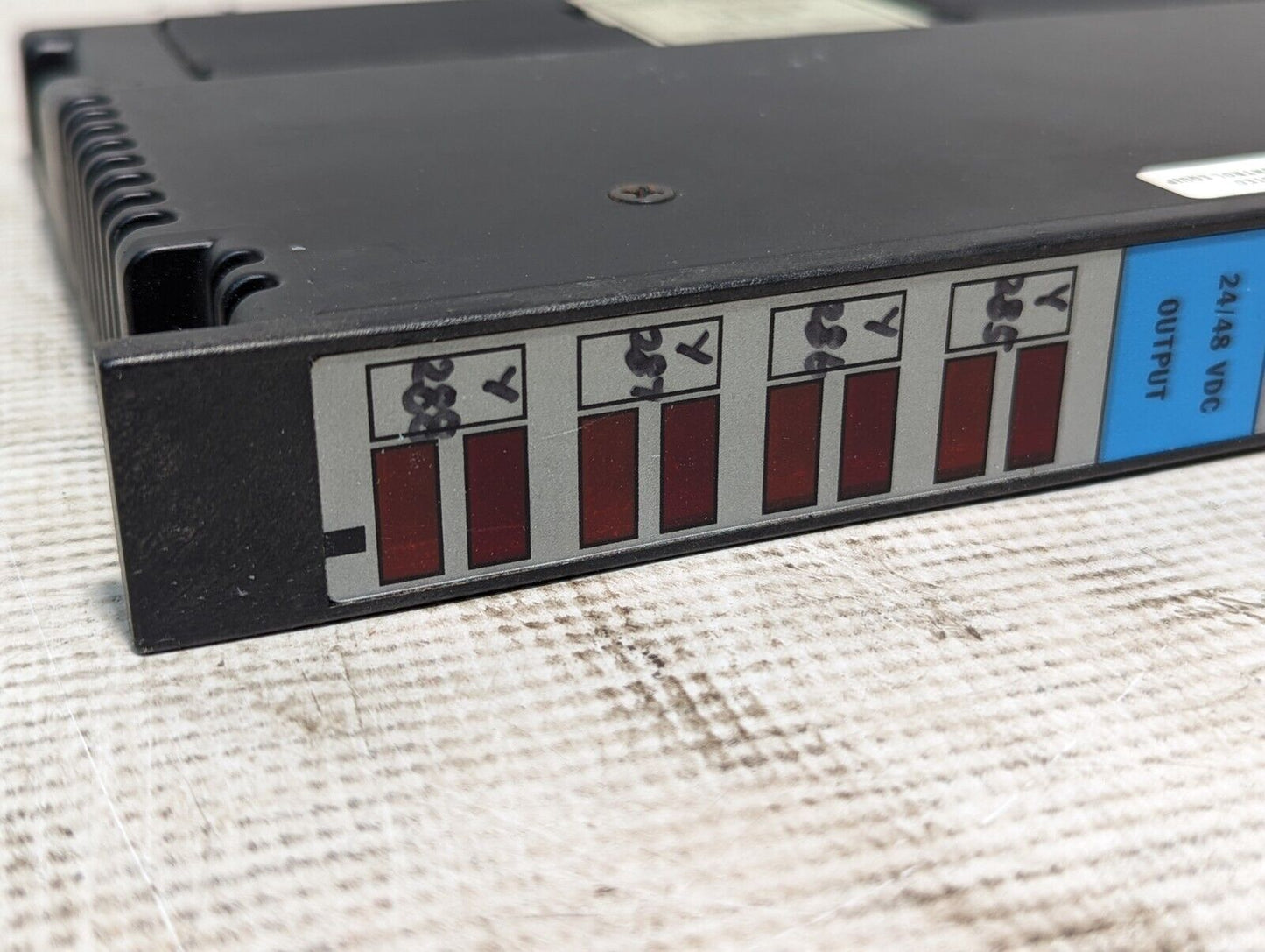 Texas Instruments model 500-5013 Output Module, 24/48 VDC