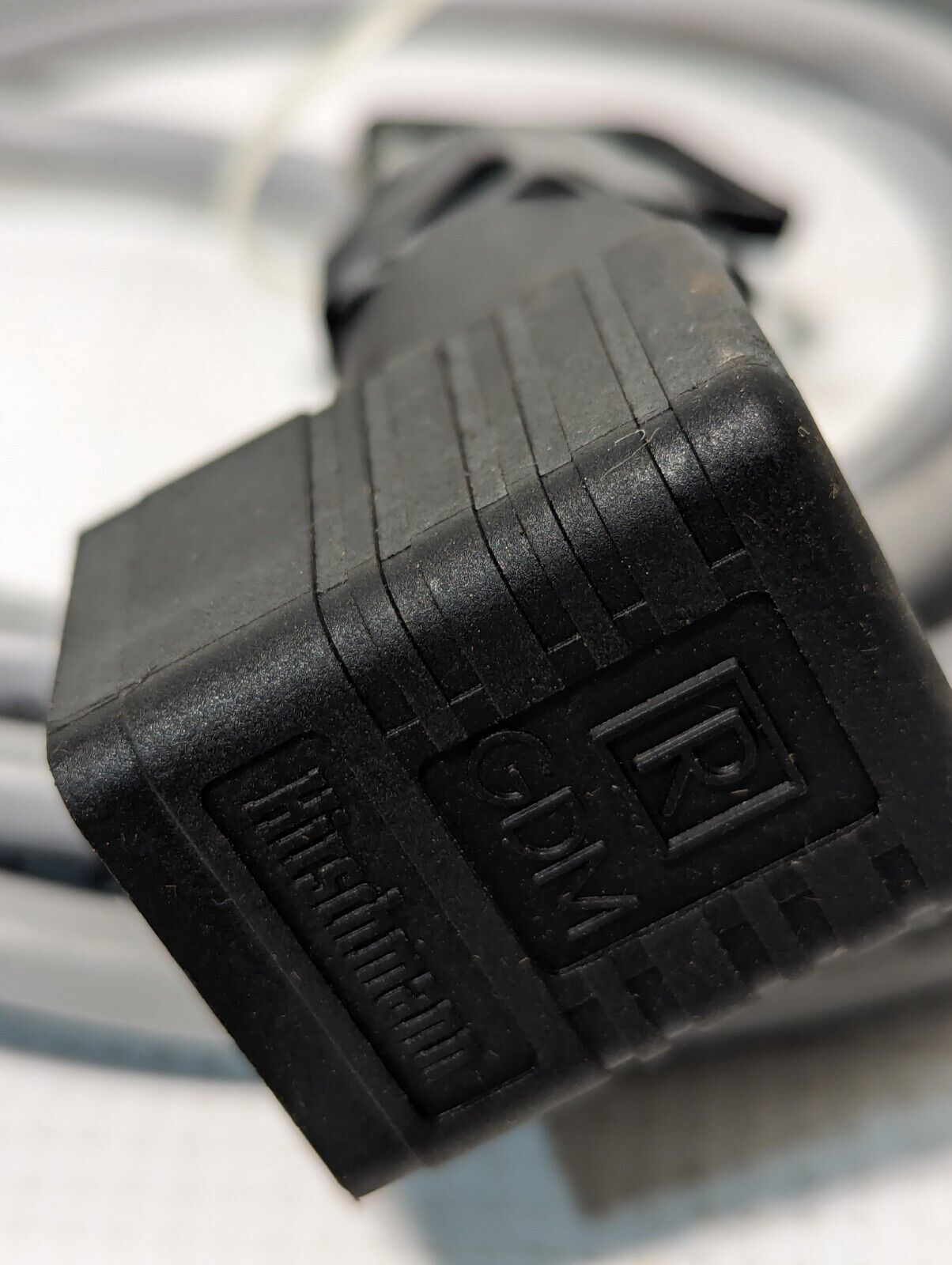 Nanaboshi NCS-253-P (250V, 10A) connector to Hirshchmann R GDM connector