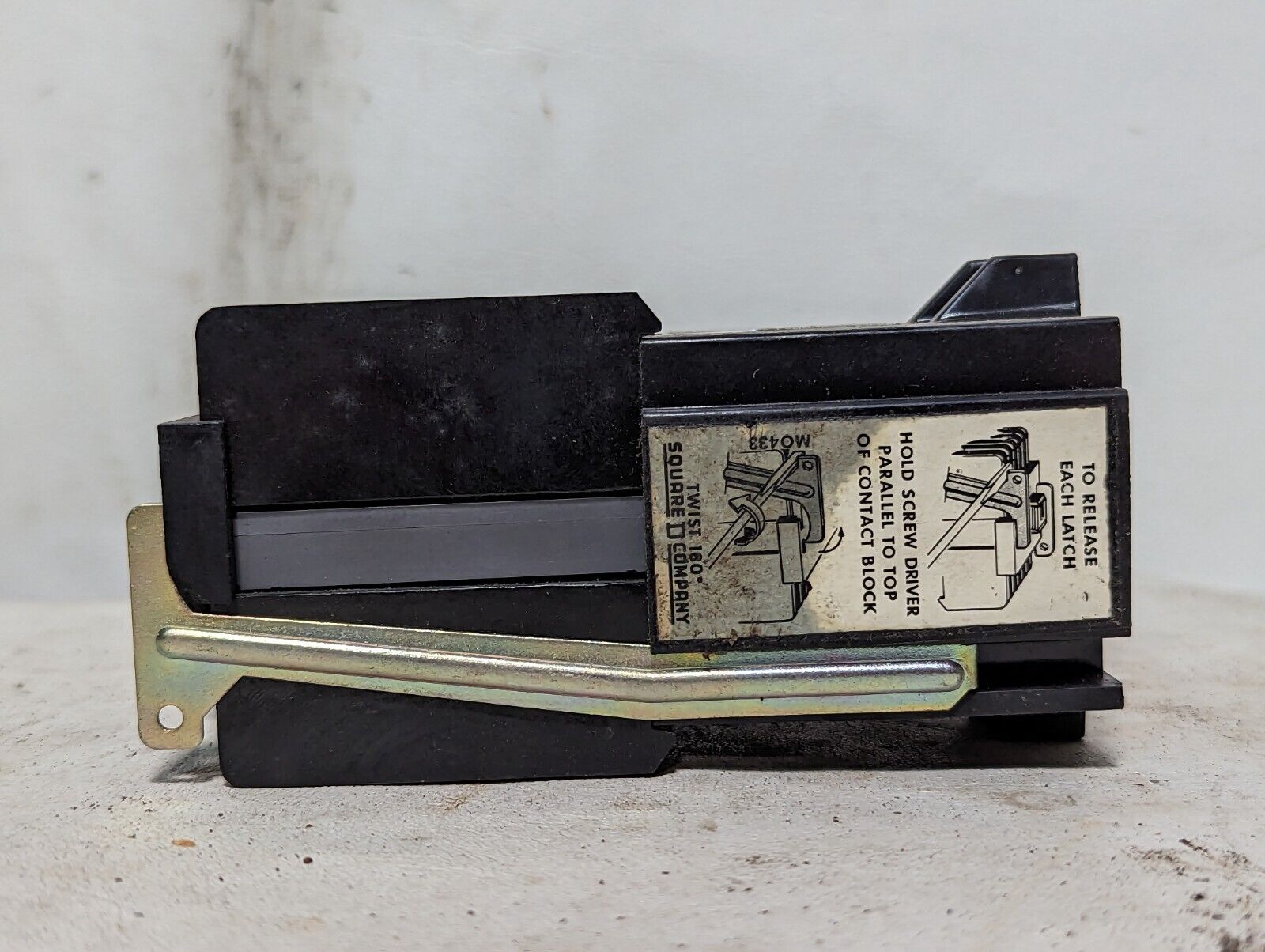 Square D 8501GO60 control relay, 110/120VAC coil