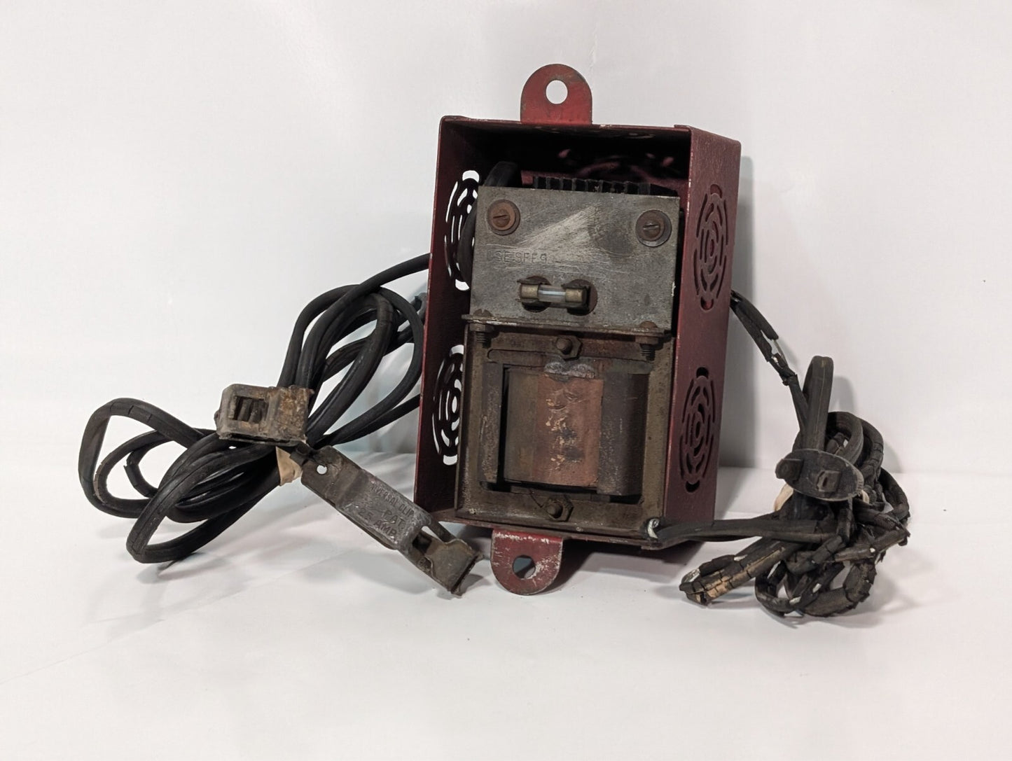 Vintage Precision-Bilt 101 D Auto-Battery Tapering Charger 115VAC 6VDC 2-4A