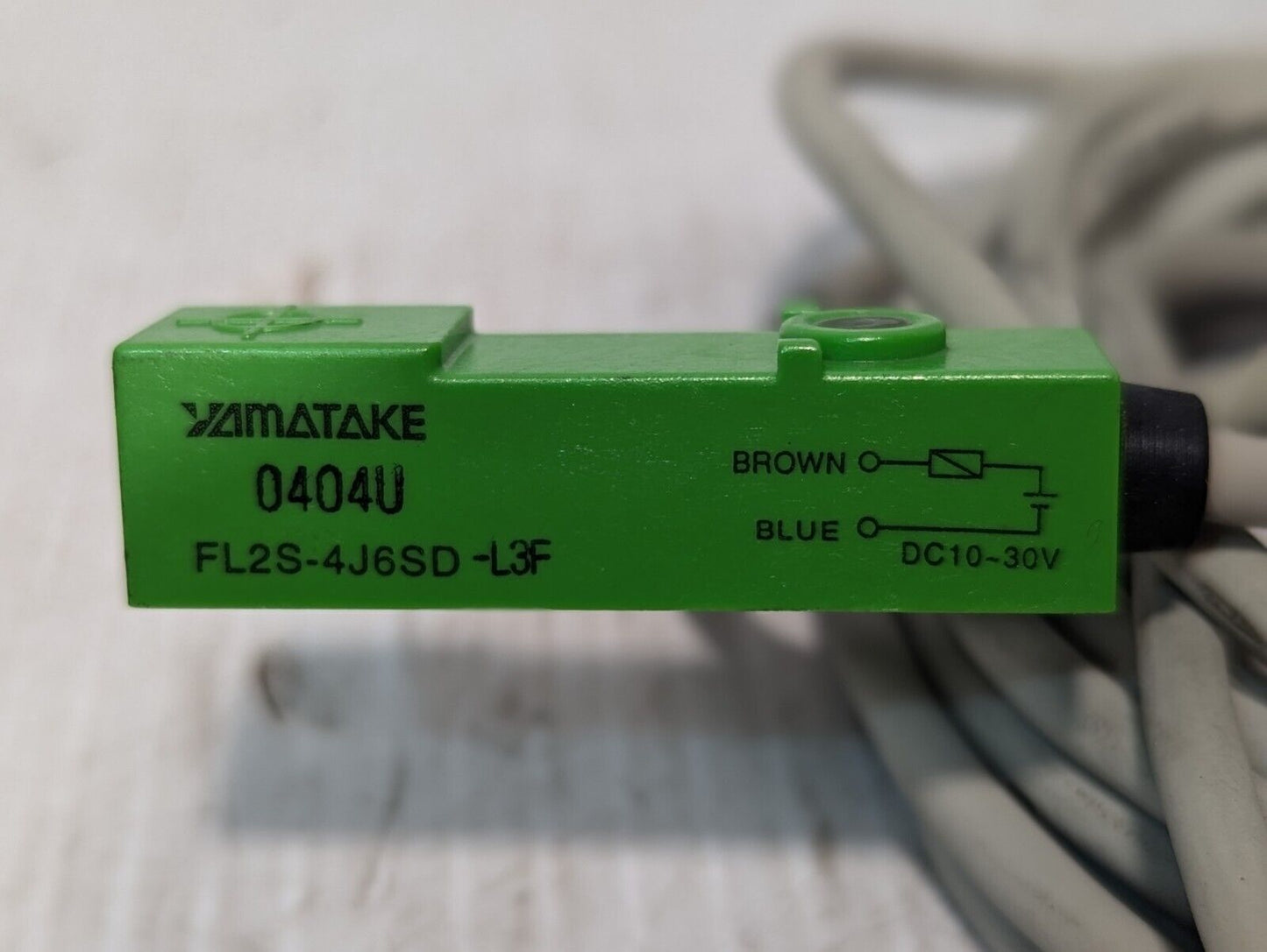 Yamatake FL2S-4J6SD-L3F Proximity Sensor, 3 Meter Cable - Free Shipping