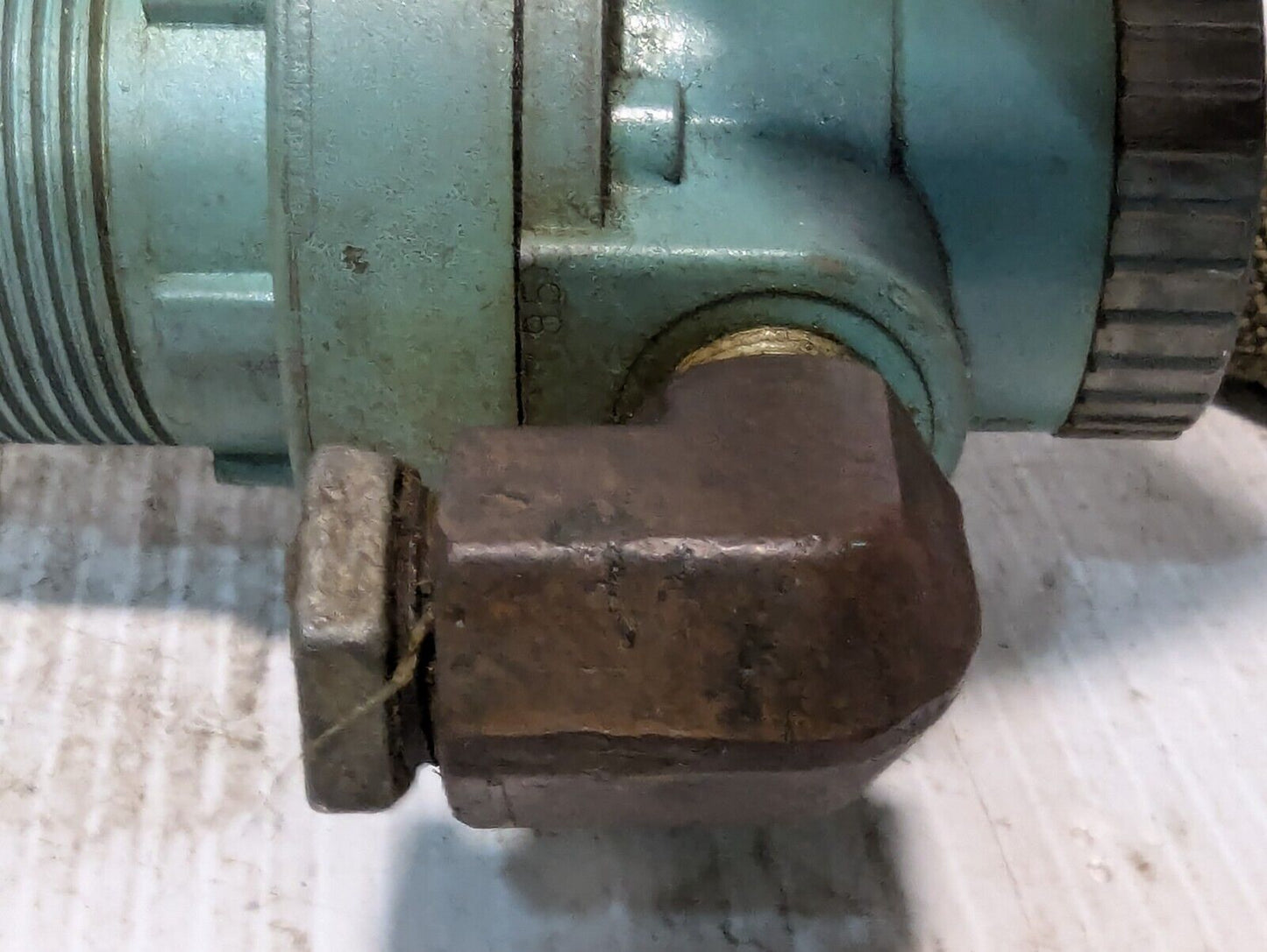 Wilkerson R20-02-000 Regulator w/unidentified Attachment - Free Shipping+Returns