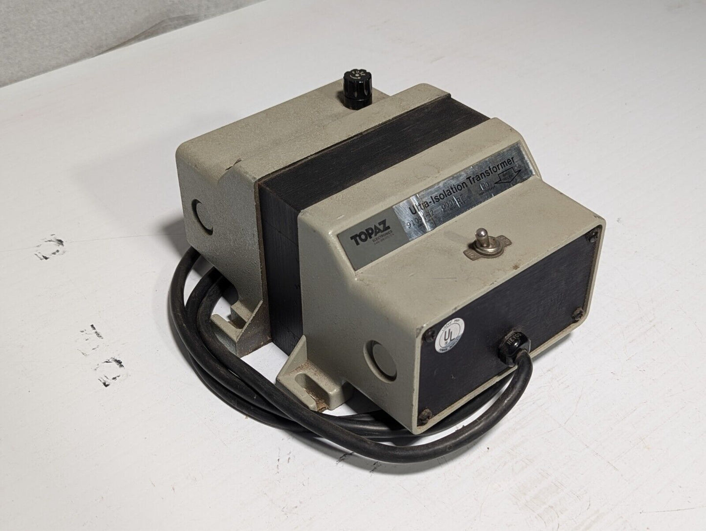 Topaz 91091-32 ultra-isolation transformer, 0.0005pF, 120VAC input