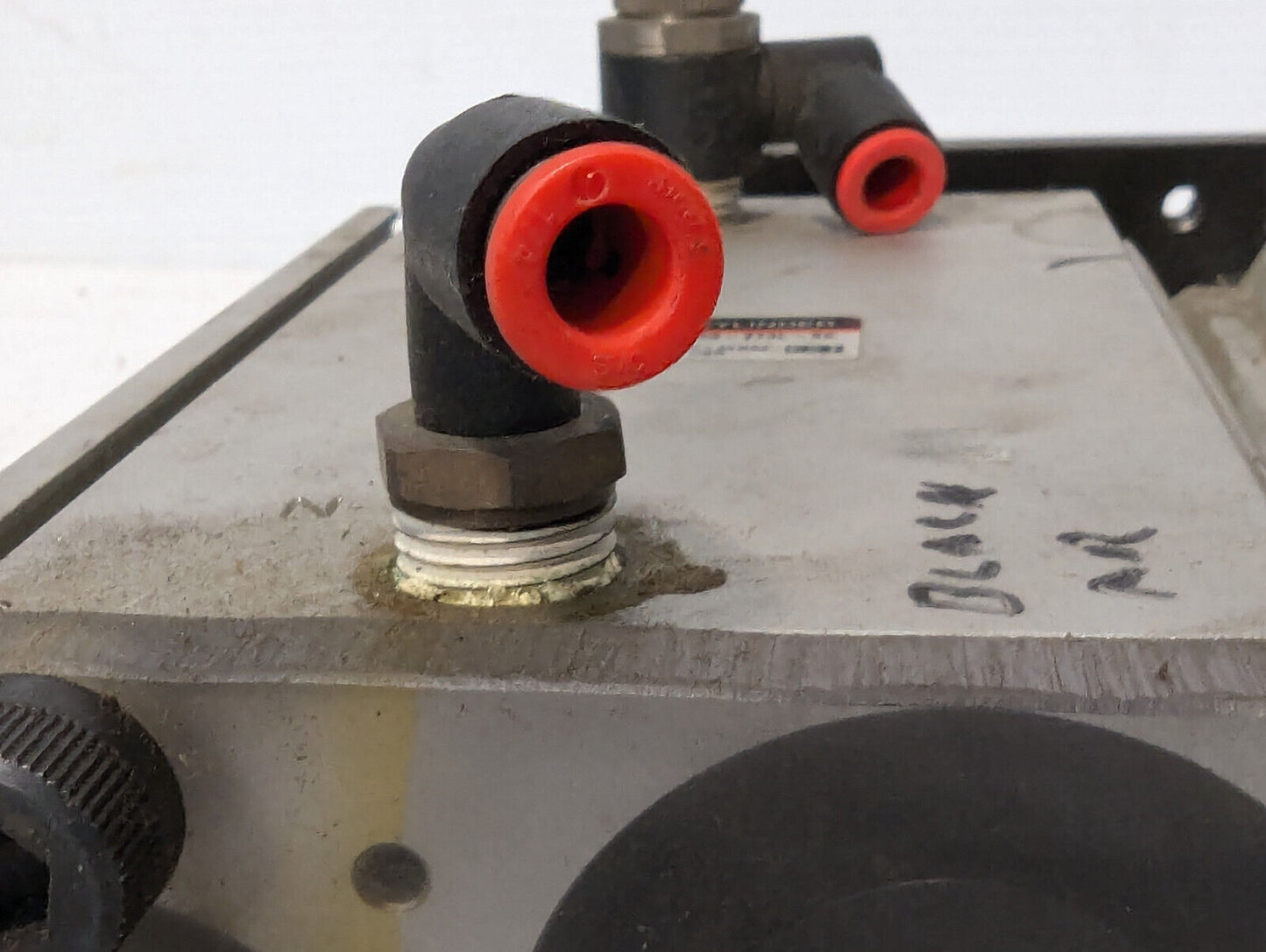 SMC MGQL50-100 -Z73L-XC Compact Guide Cylinder 145 PSI, 1.00 MPa -Free Shipping