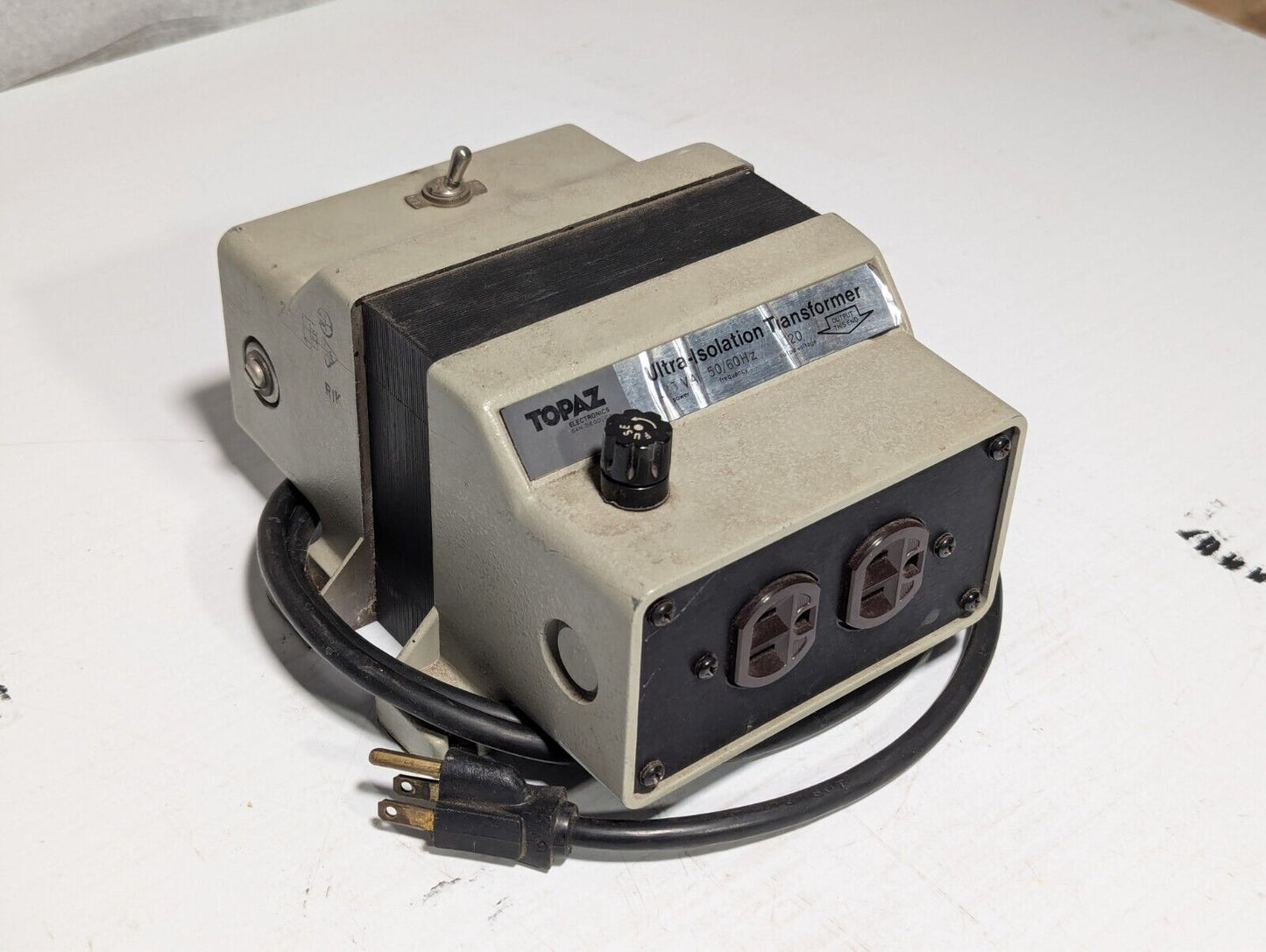 Topaz 91091-32 ultra-isolation transformer, 0.0005pF, 120VAC input