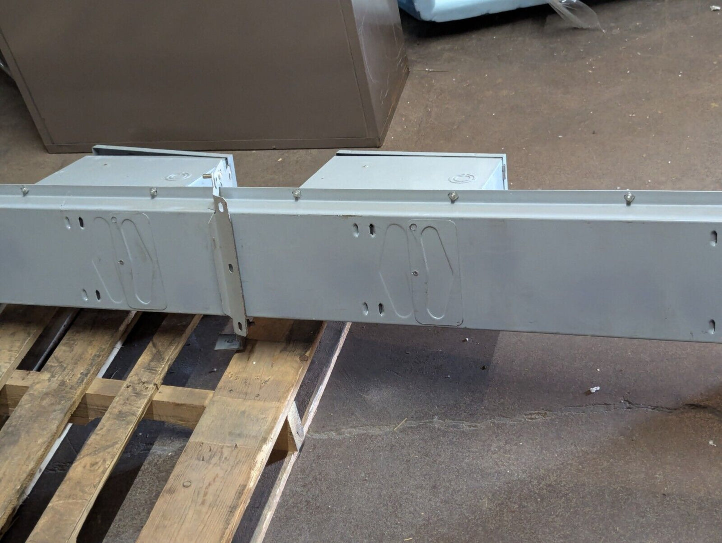 I-T-E ABD4024 BD Busway, 225A, 480/277V, 3 phase, 4 wire, 10 ft, Aluminum