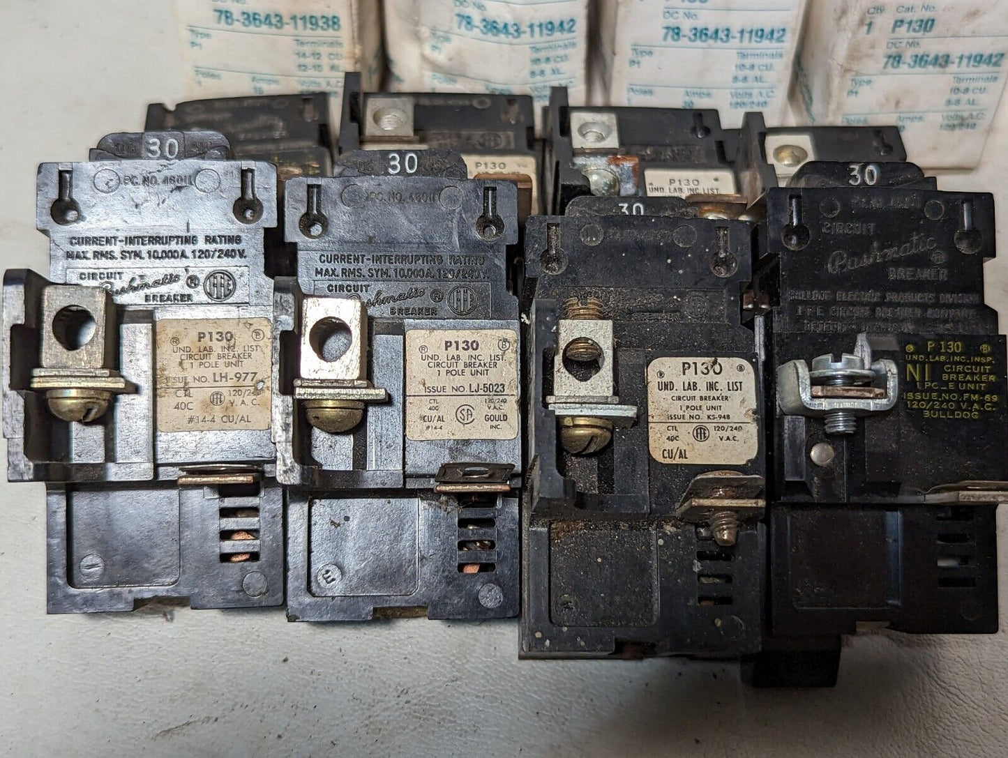 Lot of 29 Pushmatic breakers as pictured: 8xP115, 12xP130, 4xP2020, 1xP260