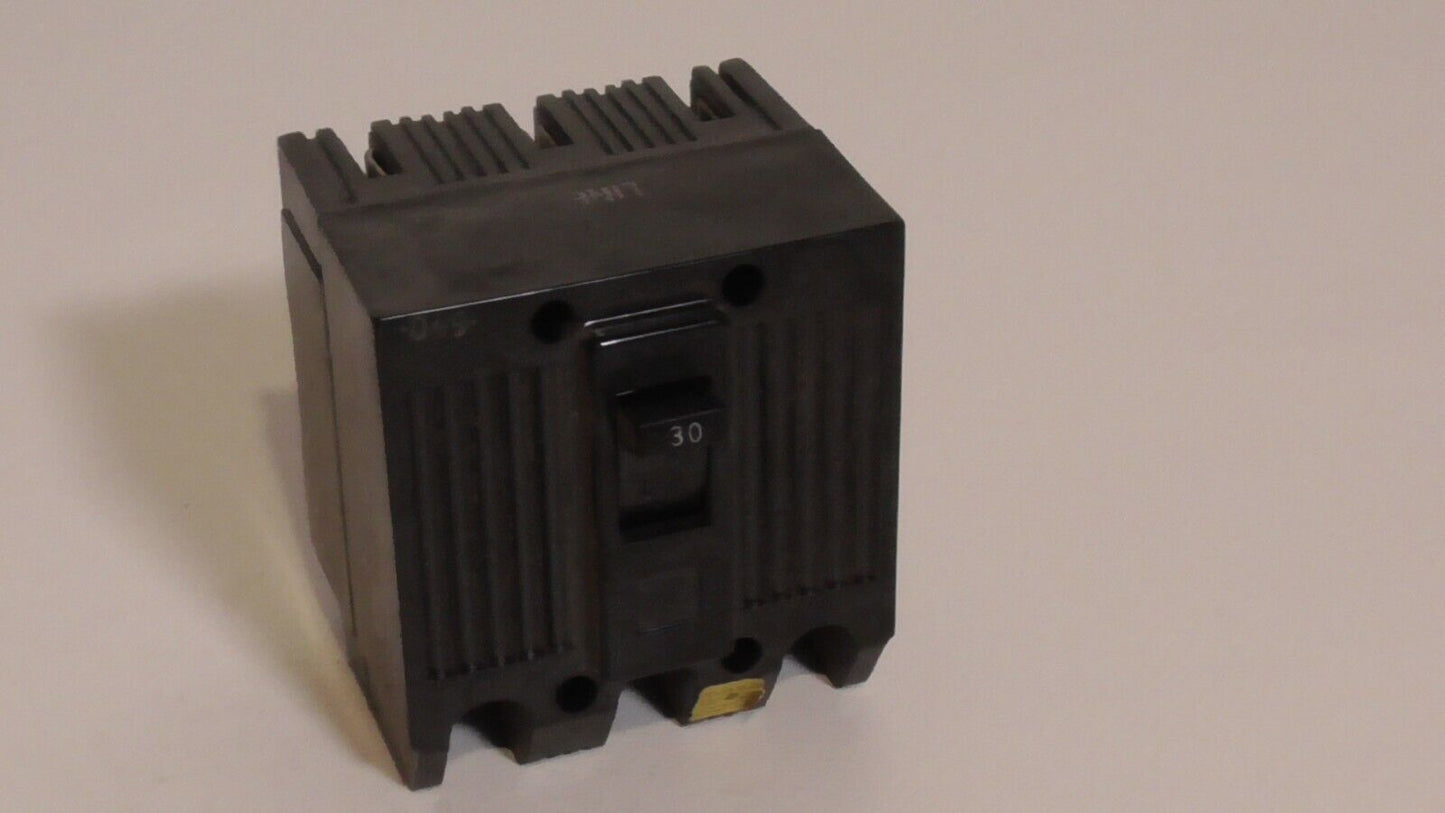 GE TQL32030, 3 poles, 120/240 VAC, 30 A, circuit breaker